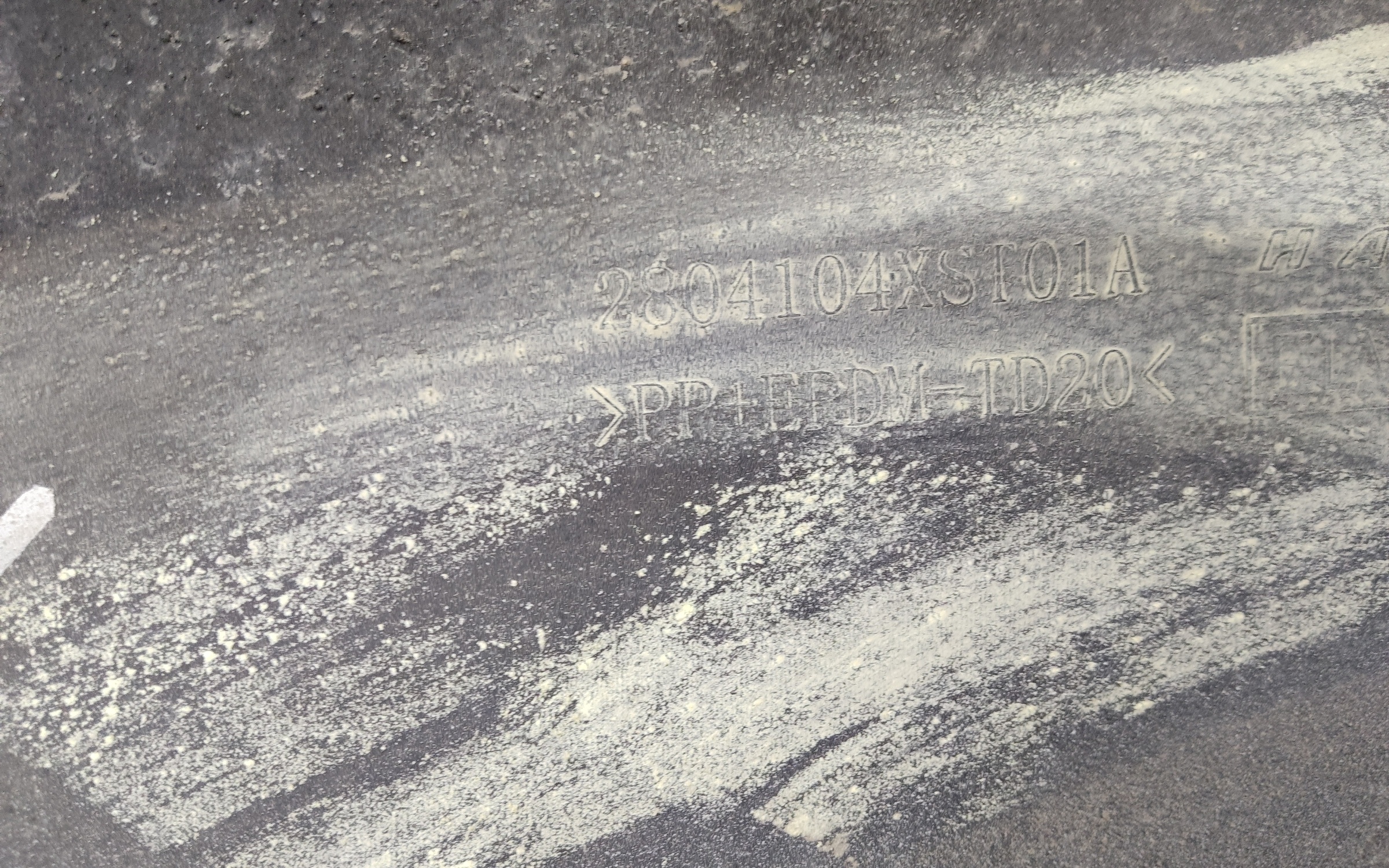 Бампер задний верхняя часть Haval Jolion Restail с отверстиями под накладки