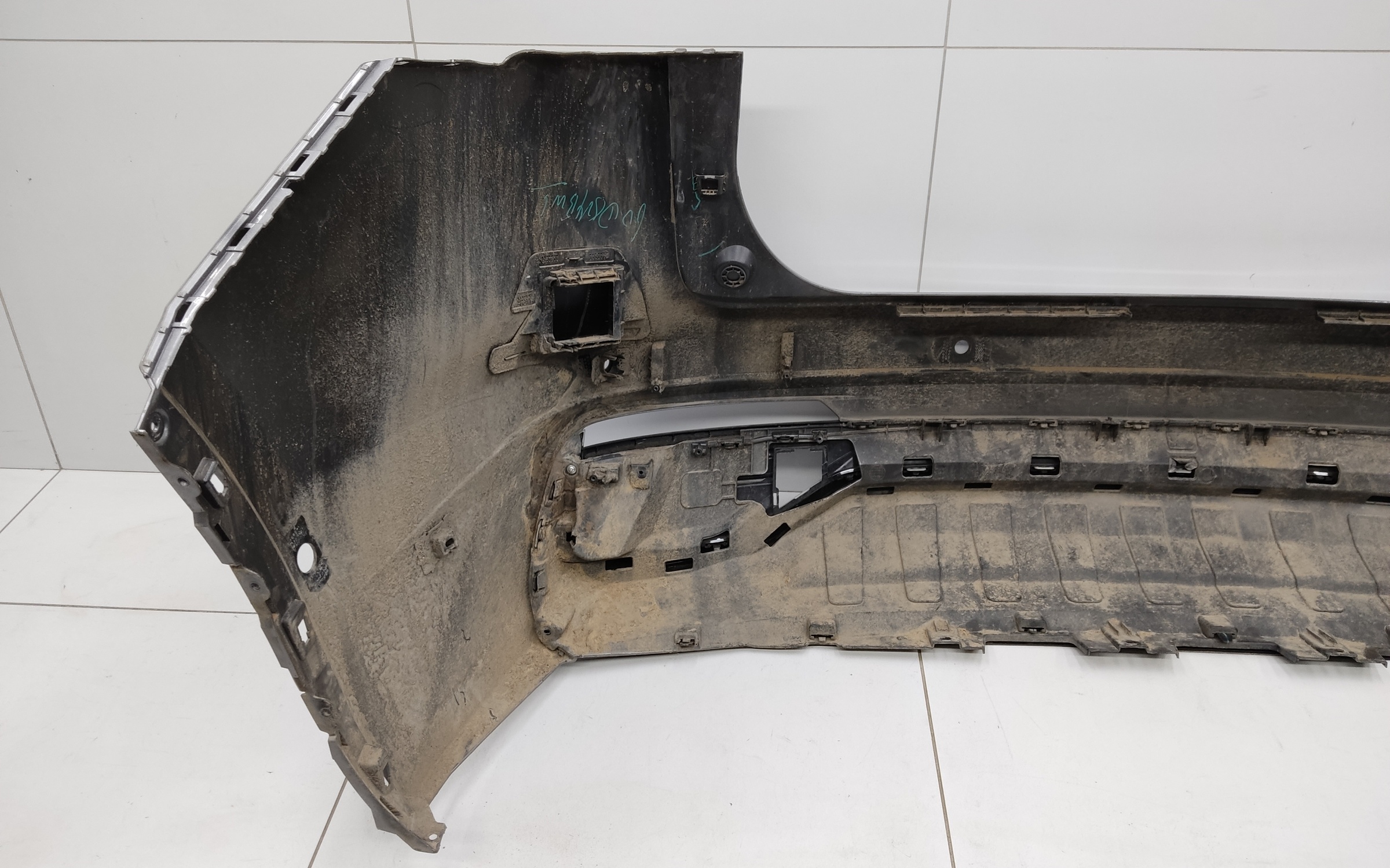 Бампер задний Geely Monjaro