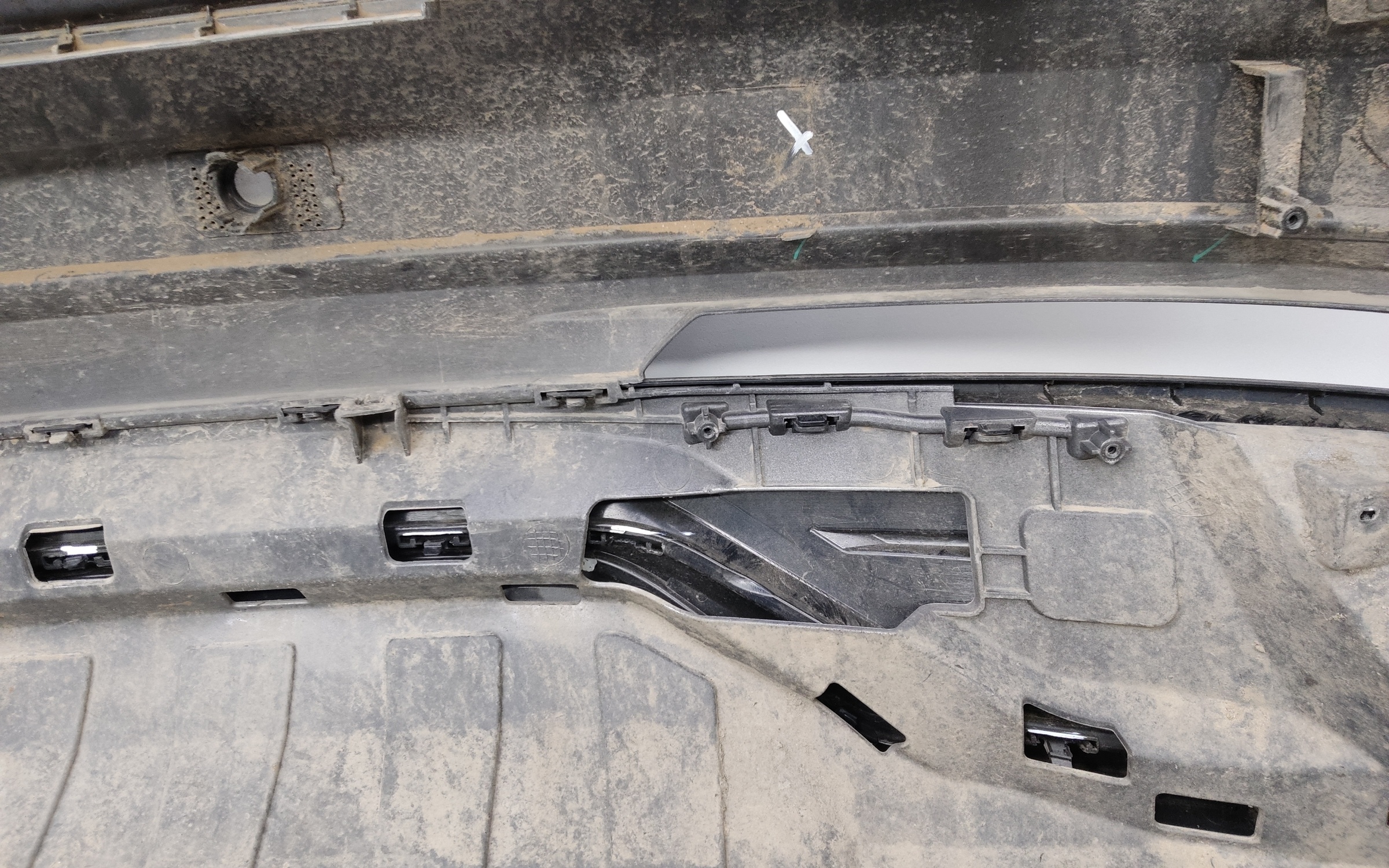 Бампер задний Geely Monjaro