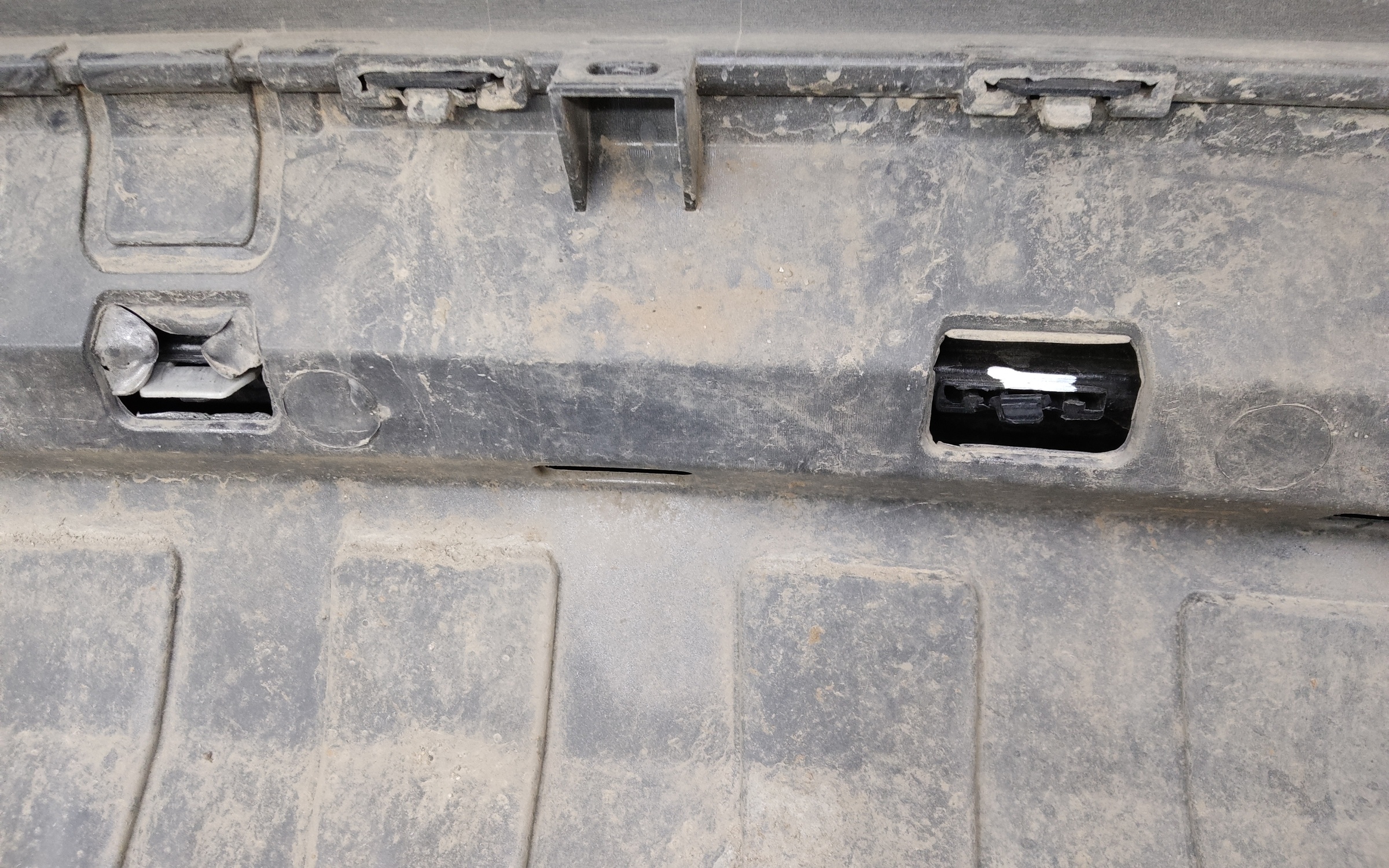 Бампер задний Geely Monjaro