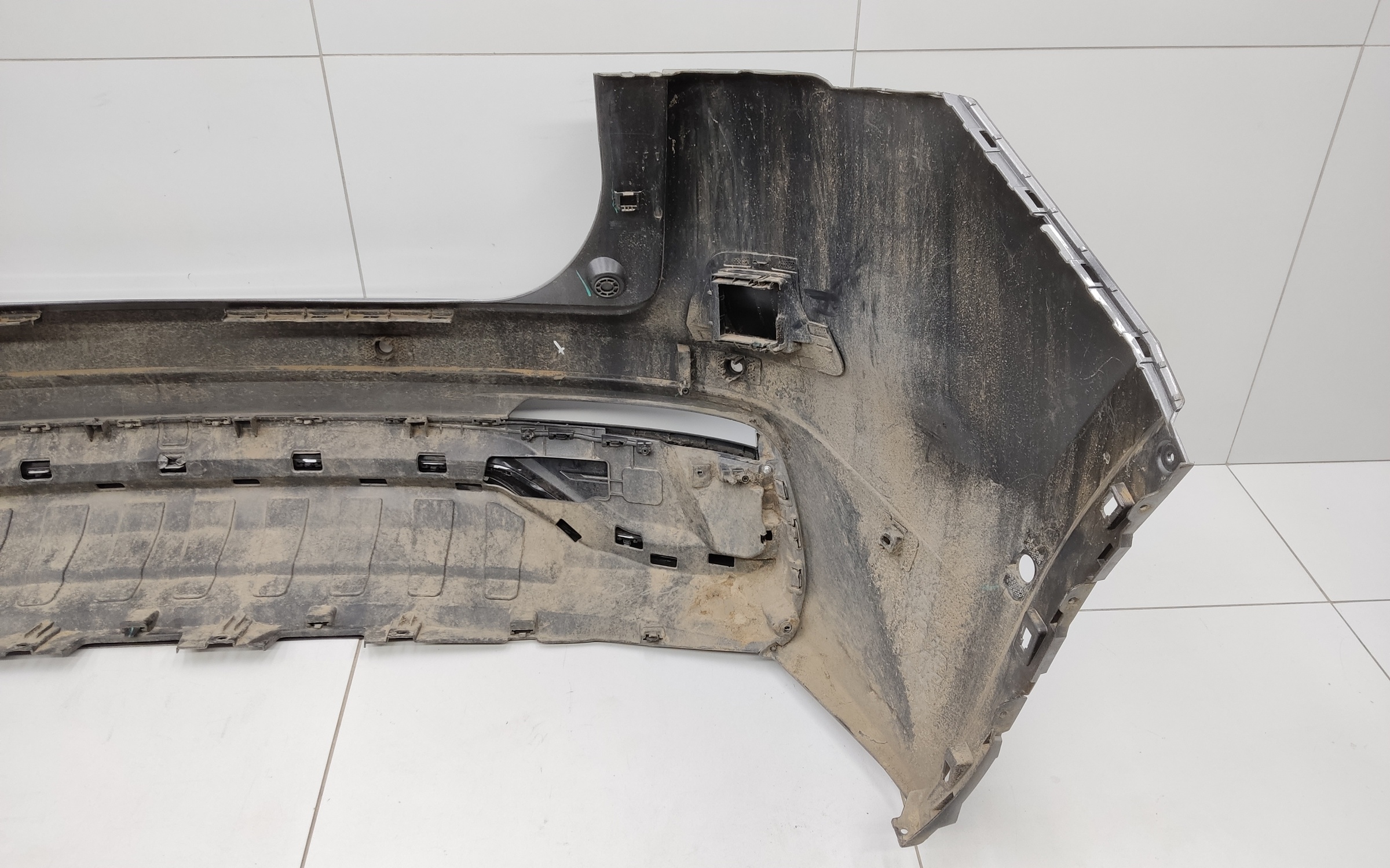 Бампер задний Geely Monjaro