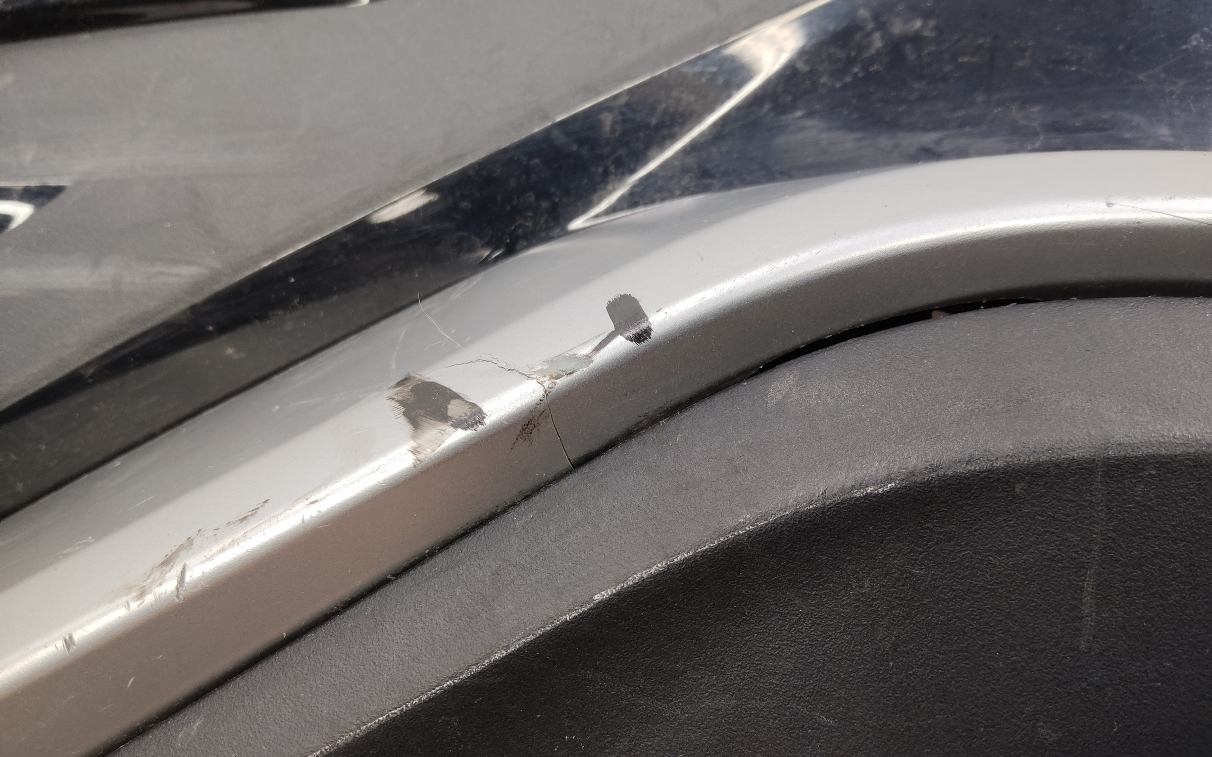 Бампер задний Geely Monjaro