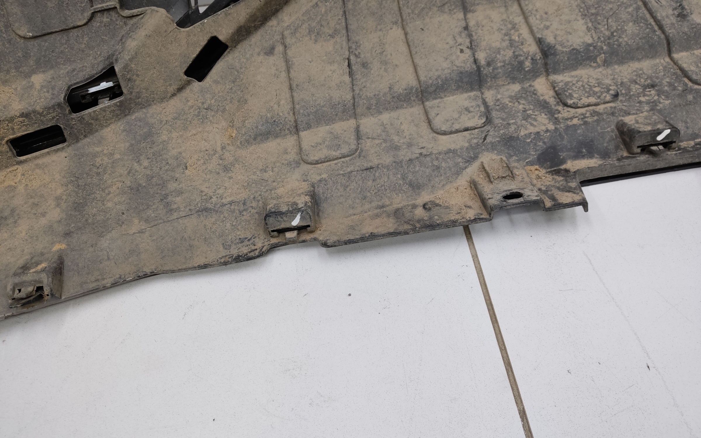 Бампер задний Geely Monjaro