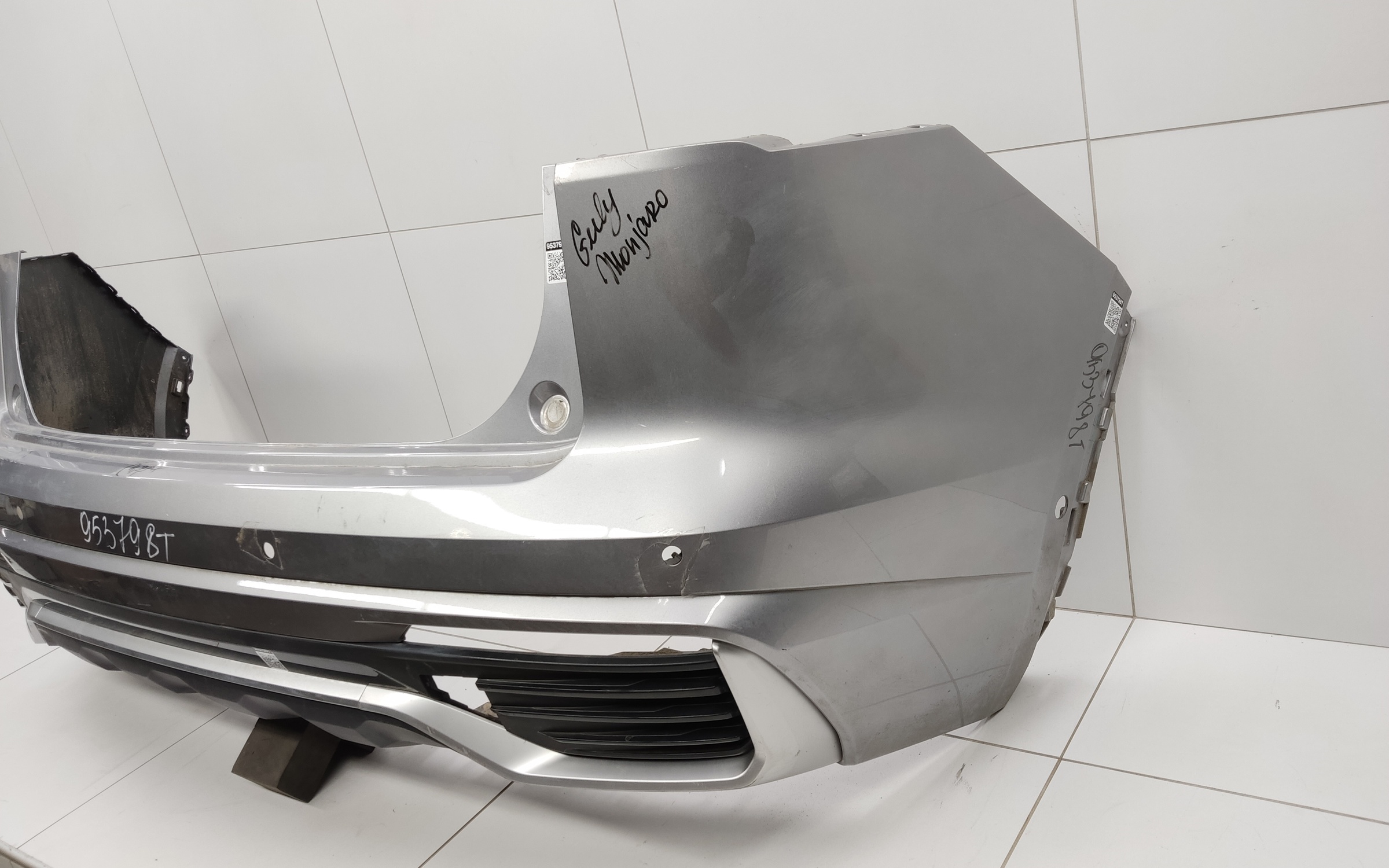 Бампер задний Geely Monjaro