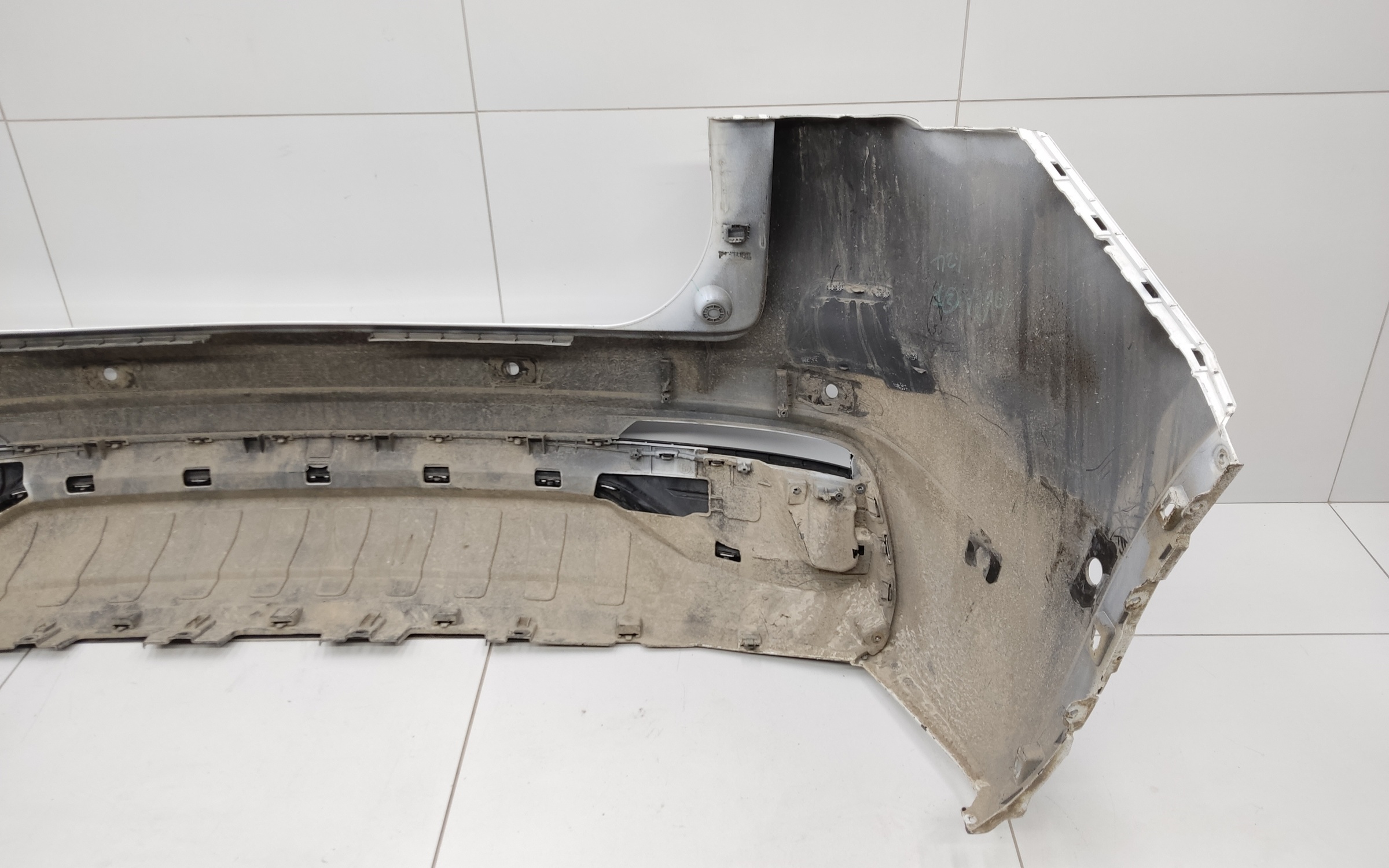 Бампер задний Geely Monjaro