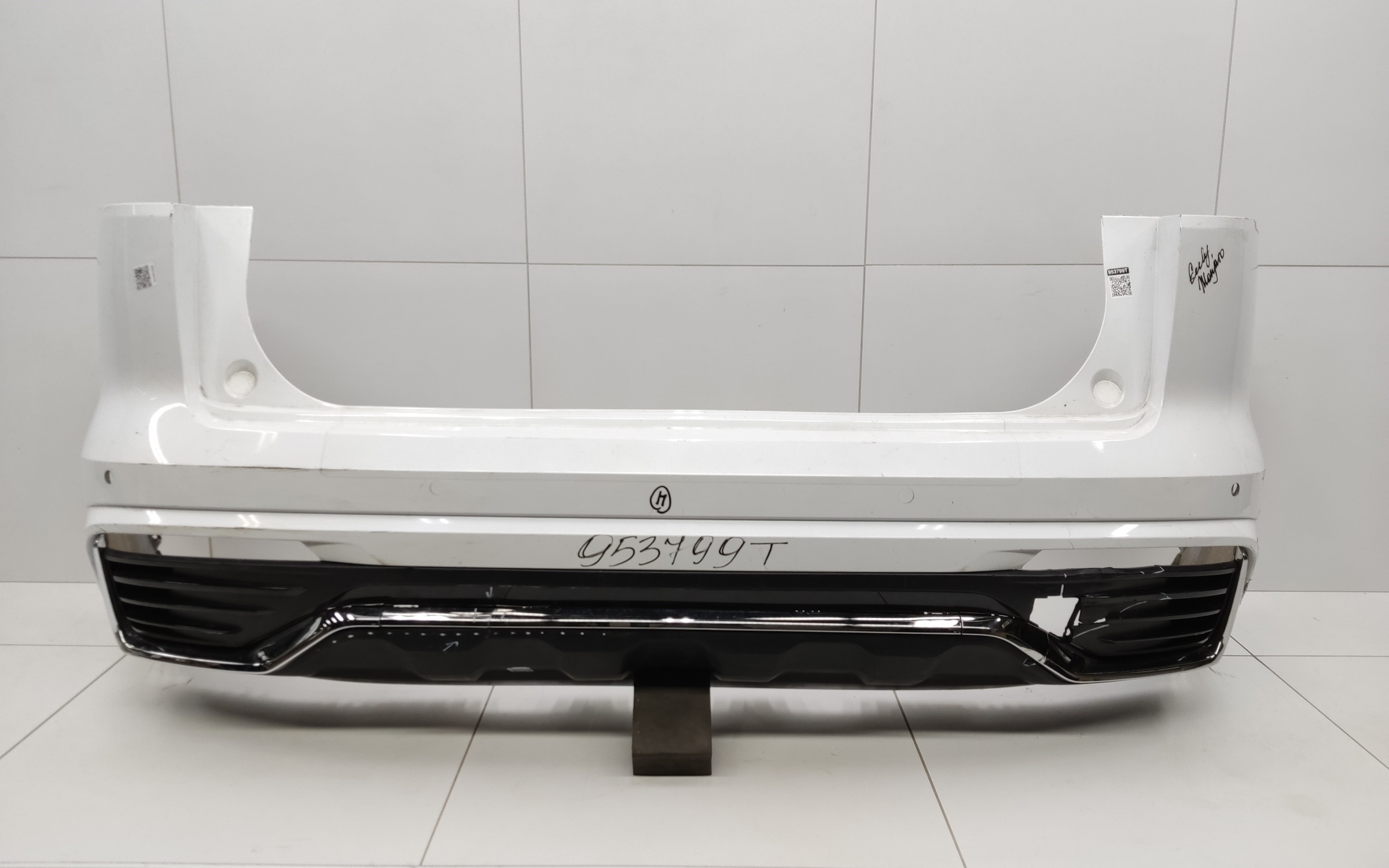 Бампер задний Geely Monjaro