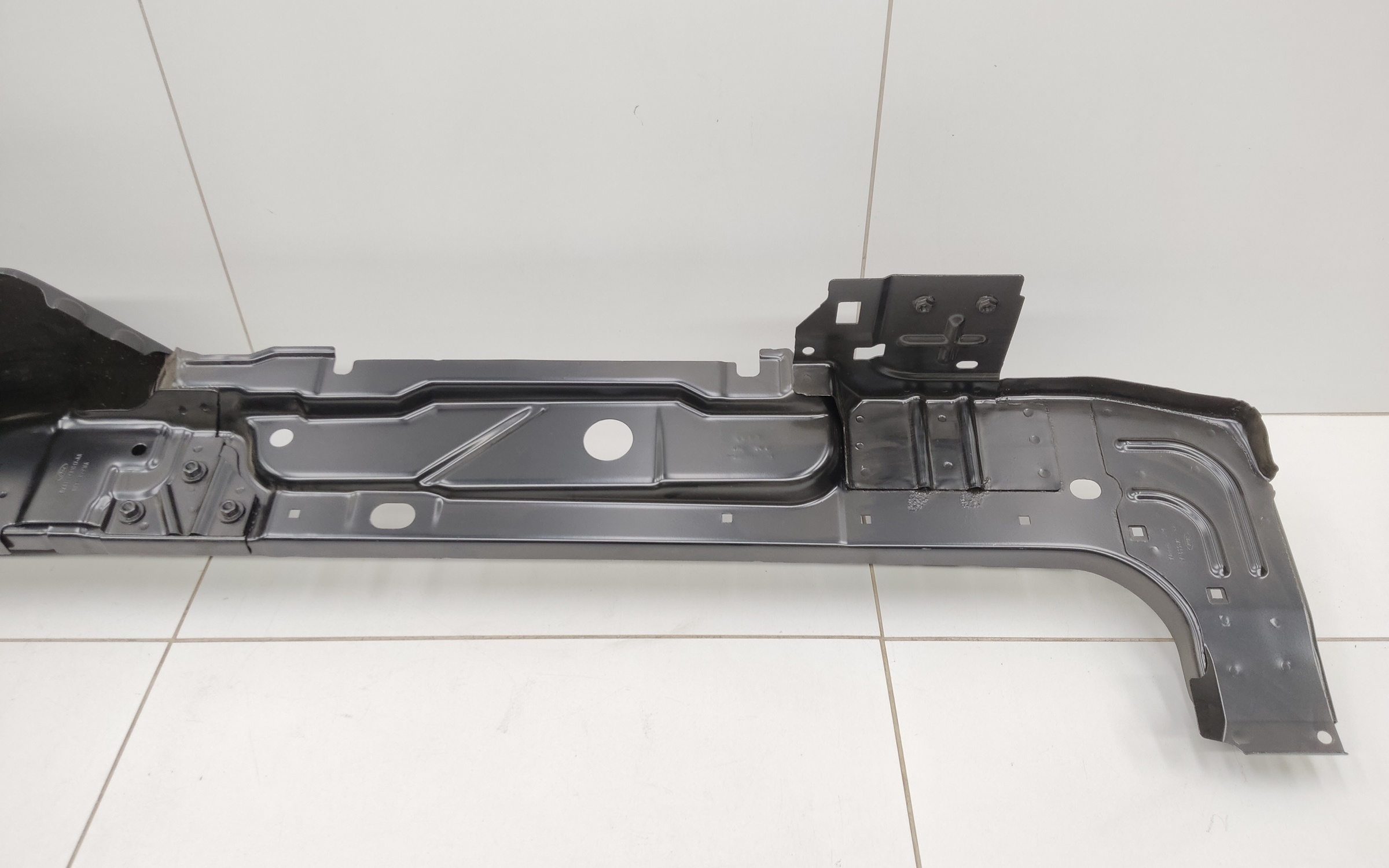 Стойка кузова задняя левая Ford Transit 7