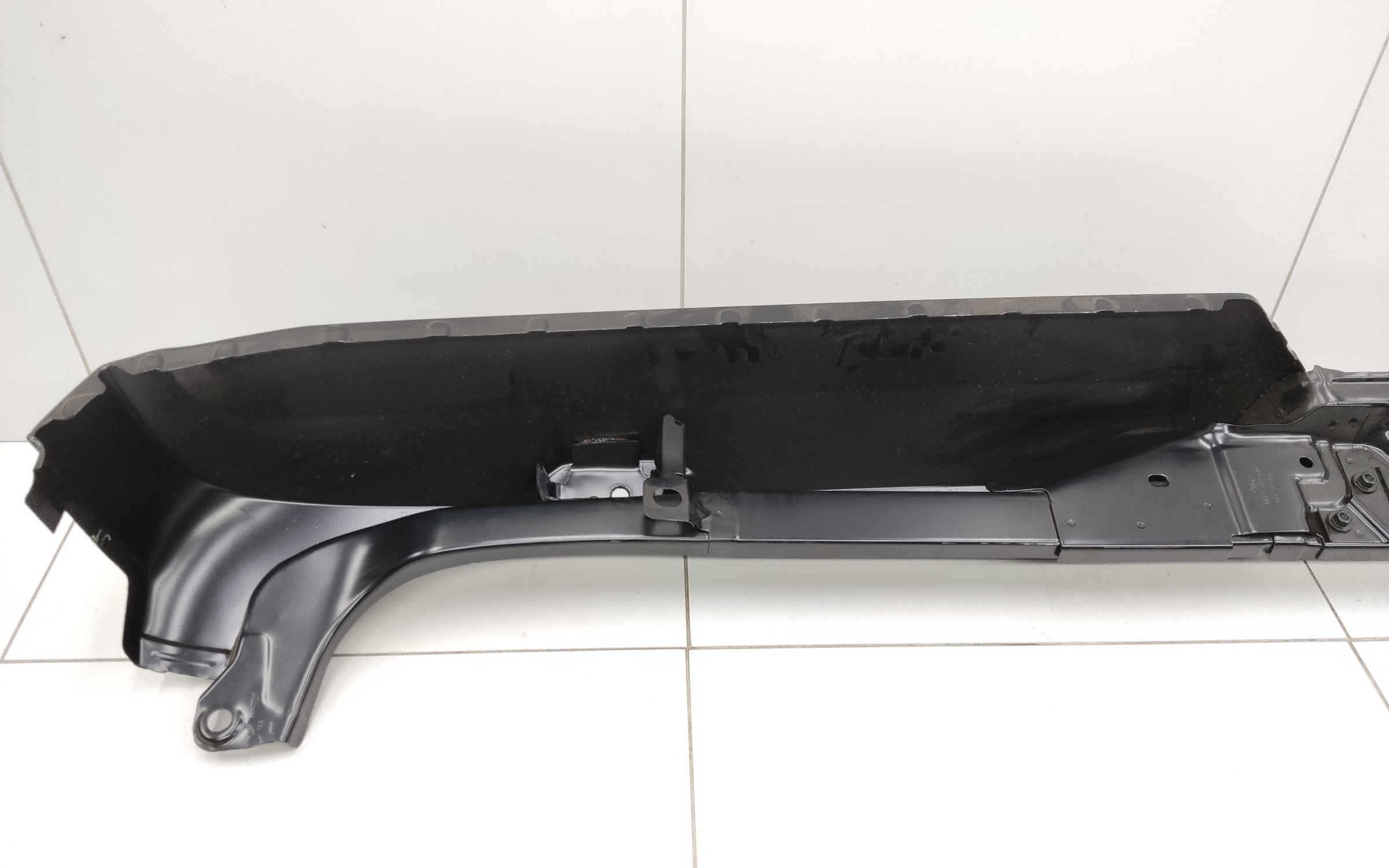 Стойка кузова задняя левая Ford Transit 7