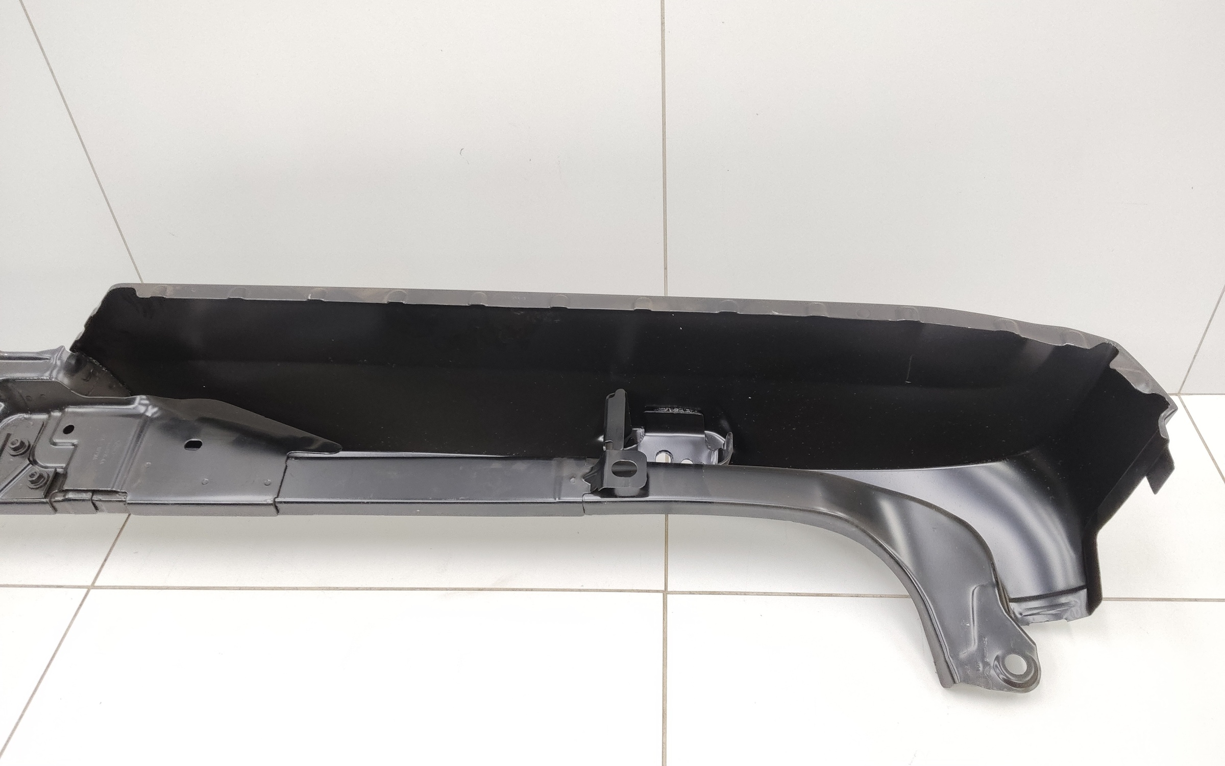 Стойка кузова задняя правая Ford Transit 7