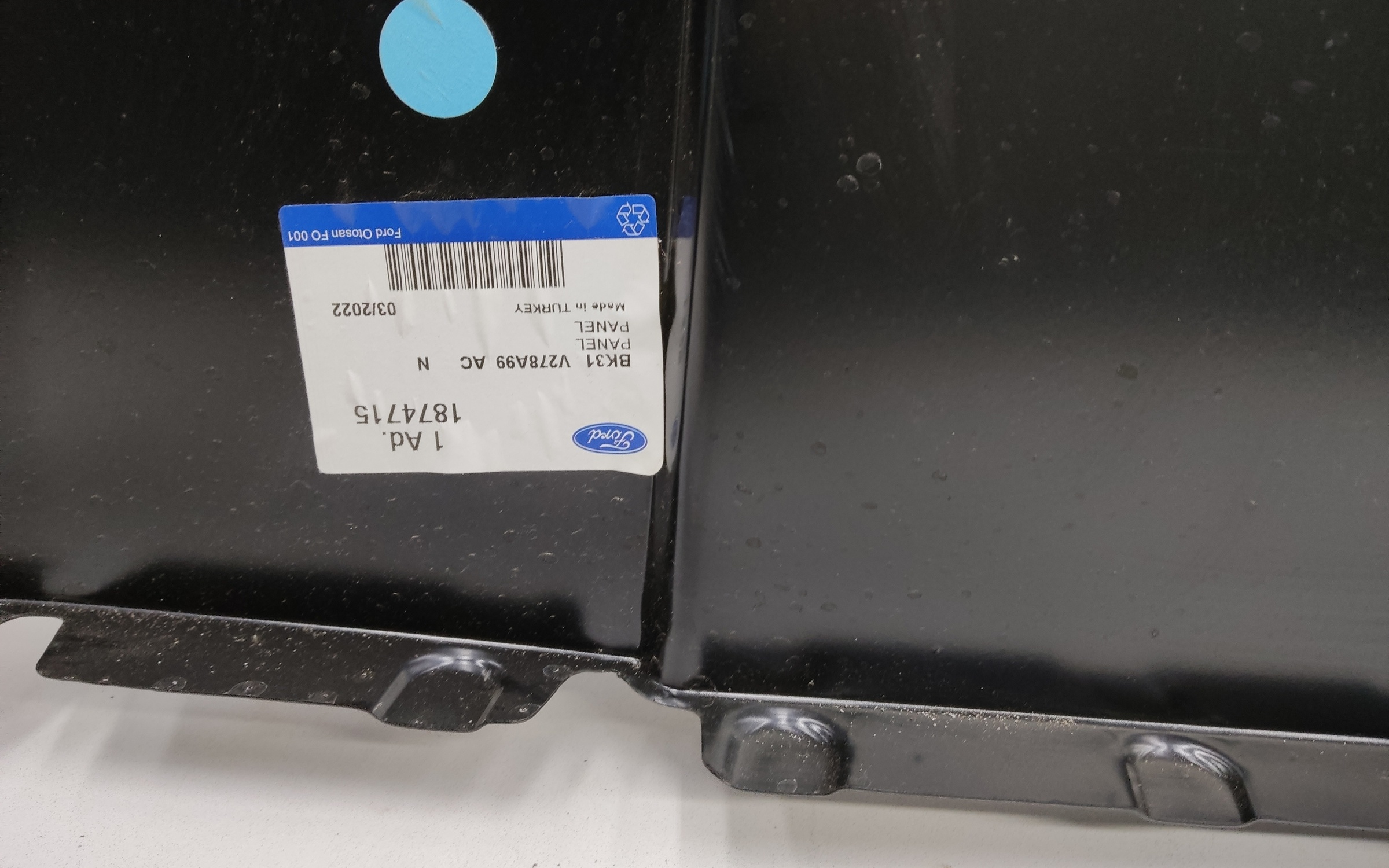 Боковая панель кузова левая глухая средняя часть Ford Transit 7