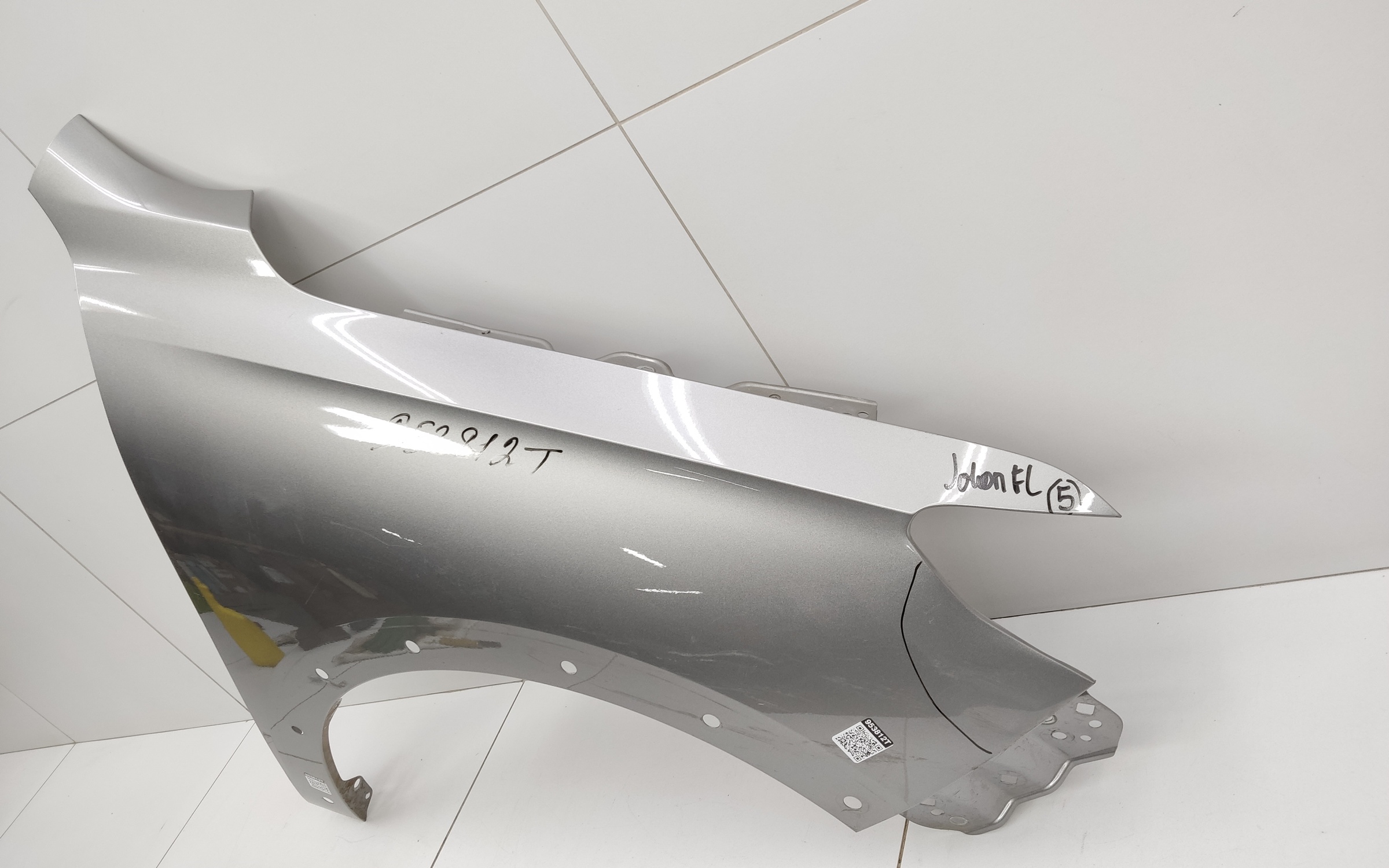 Крыло переднее правое Haval Jolion Restail