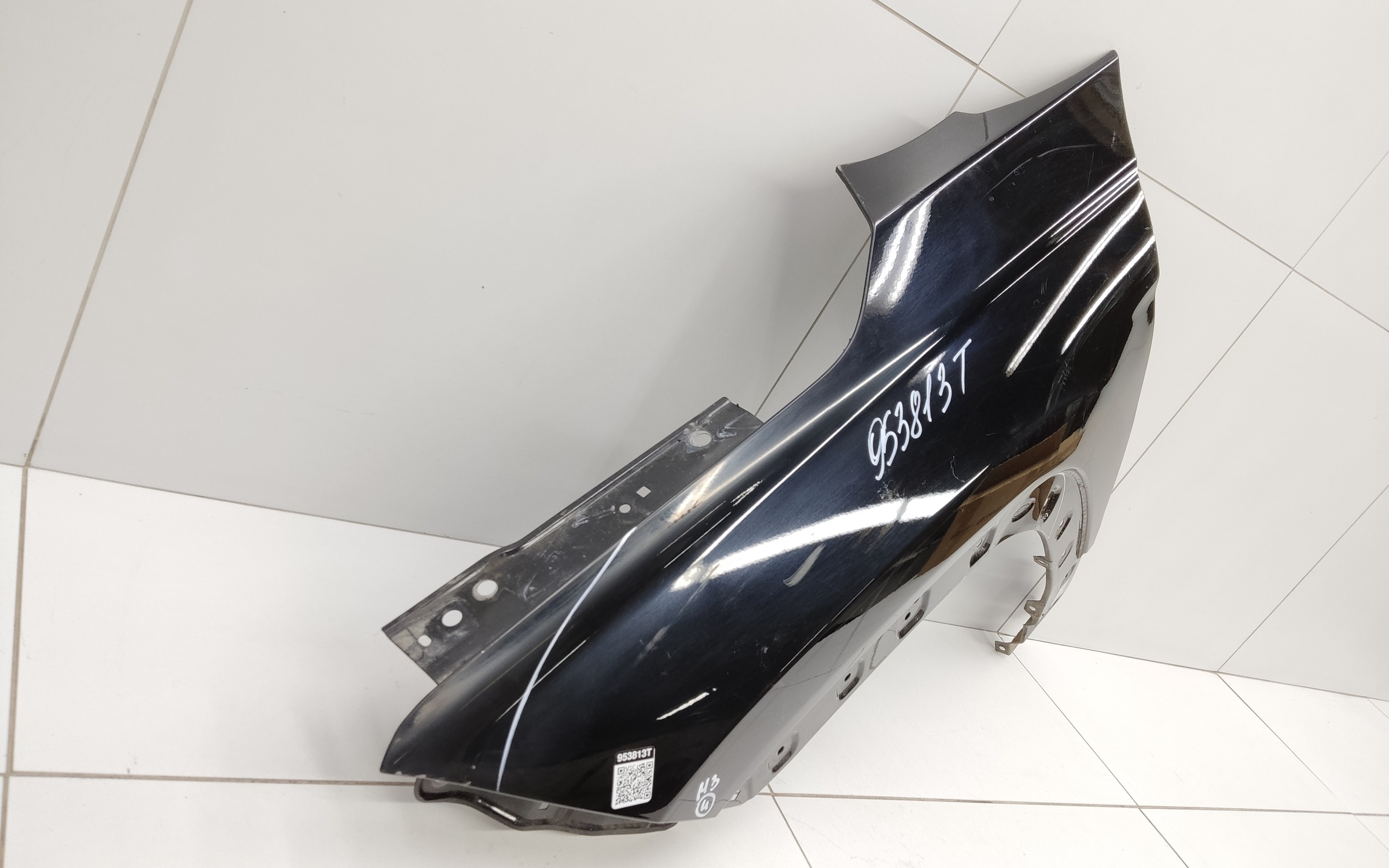 Крыло переднее левое Москвич 3