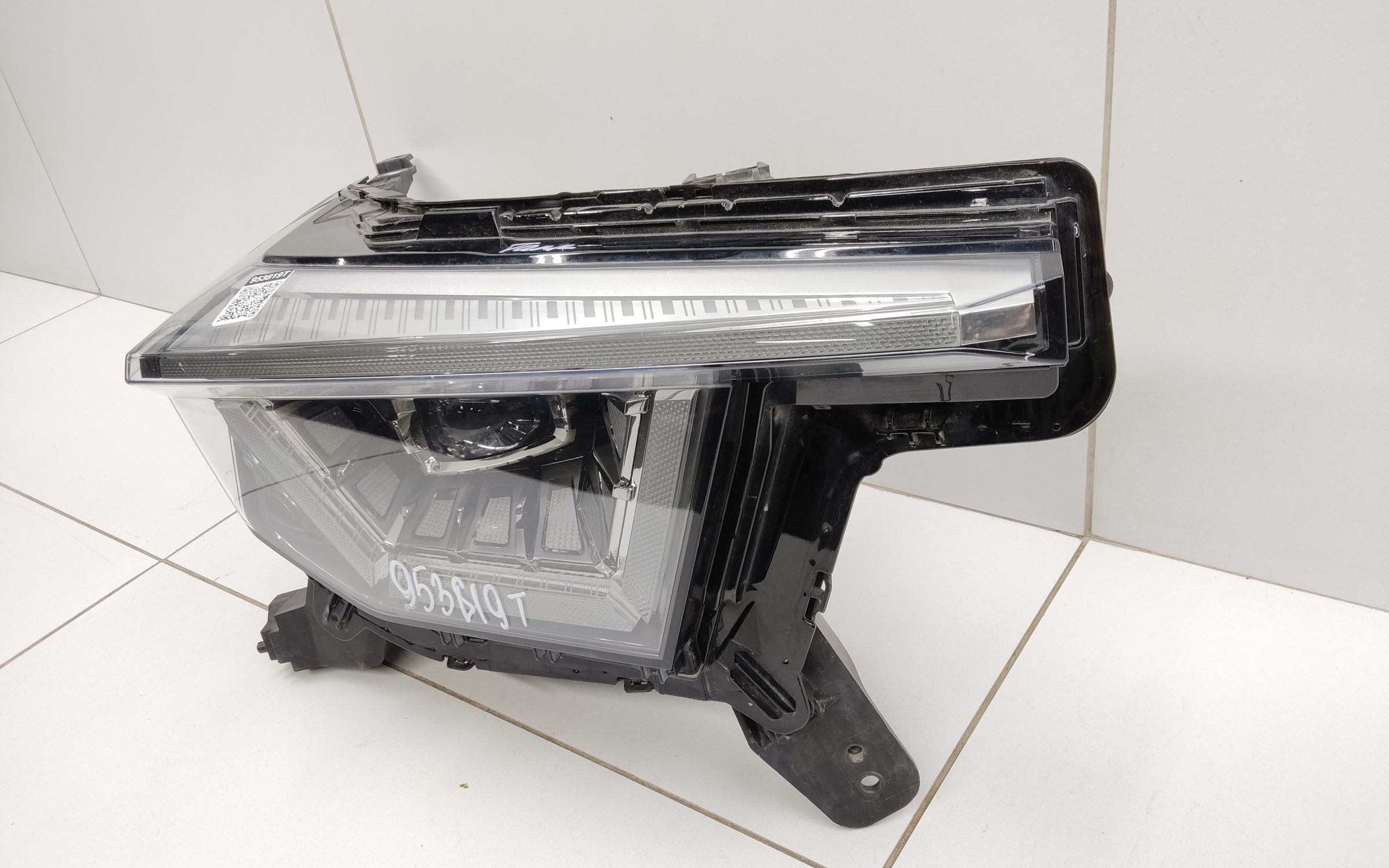 Фара передняя правая Tank 400 LED