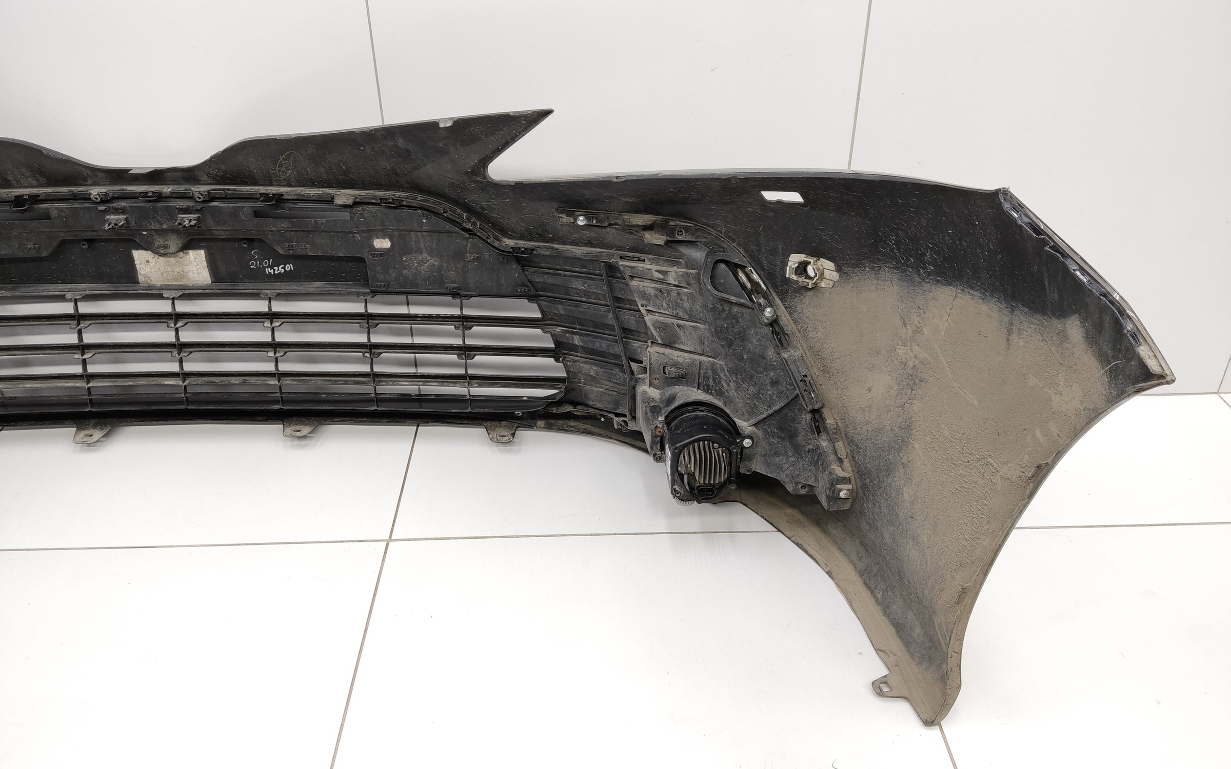 Бампер передний Toyota Camry V70 Restail