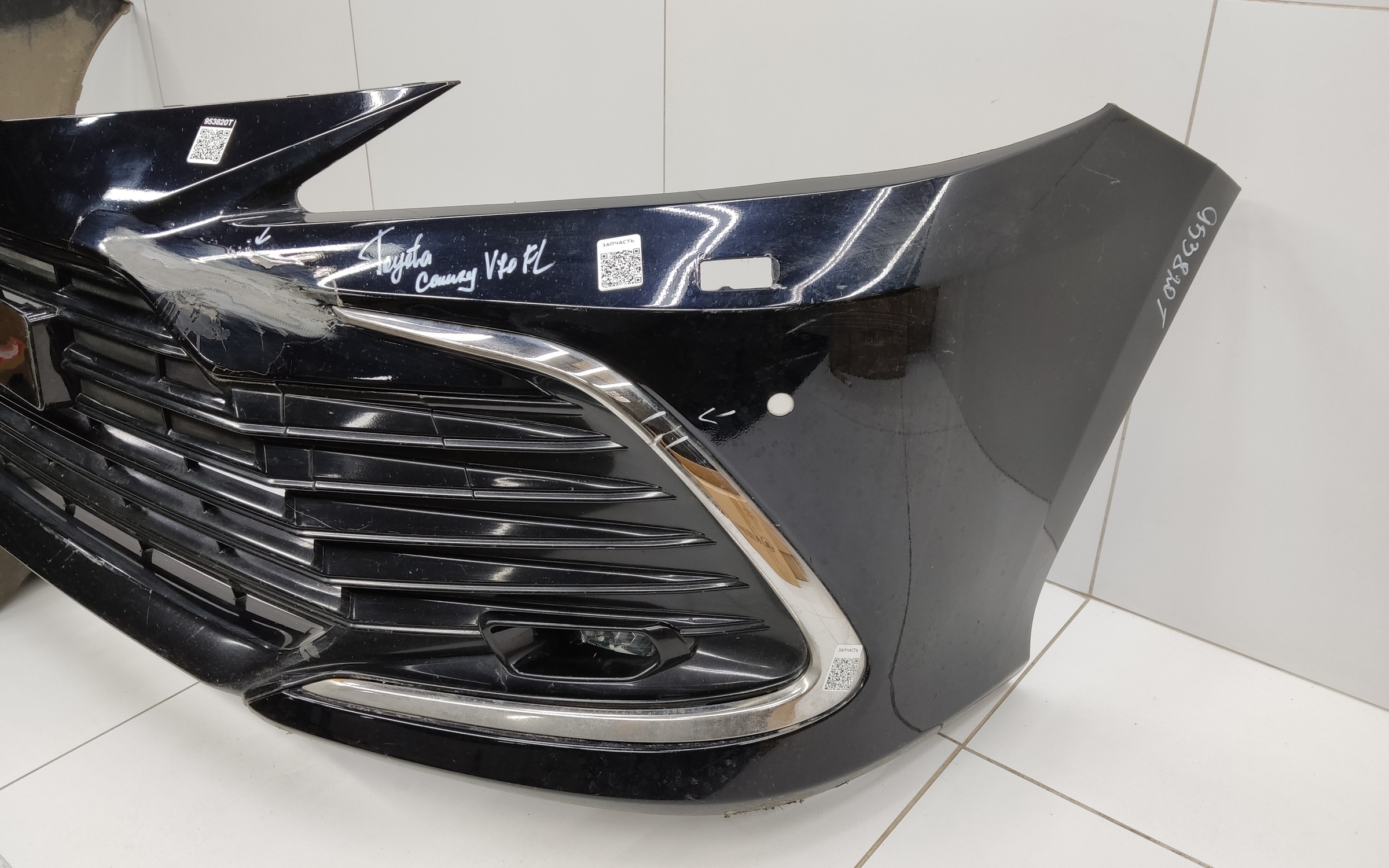 Бампер передний Toyota Camry V70 Restail