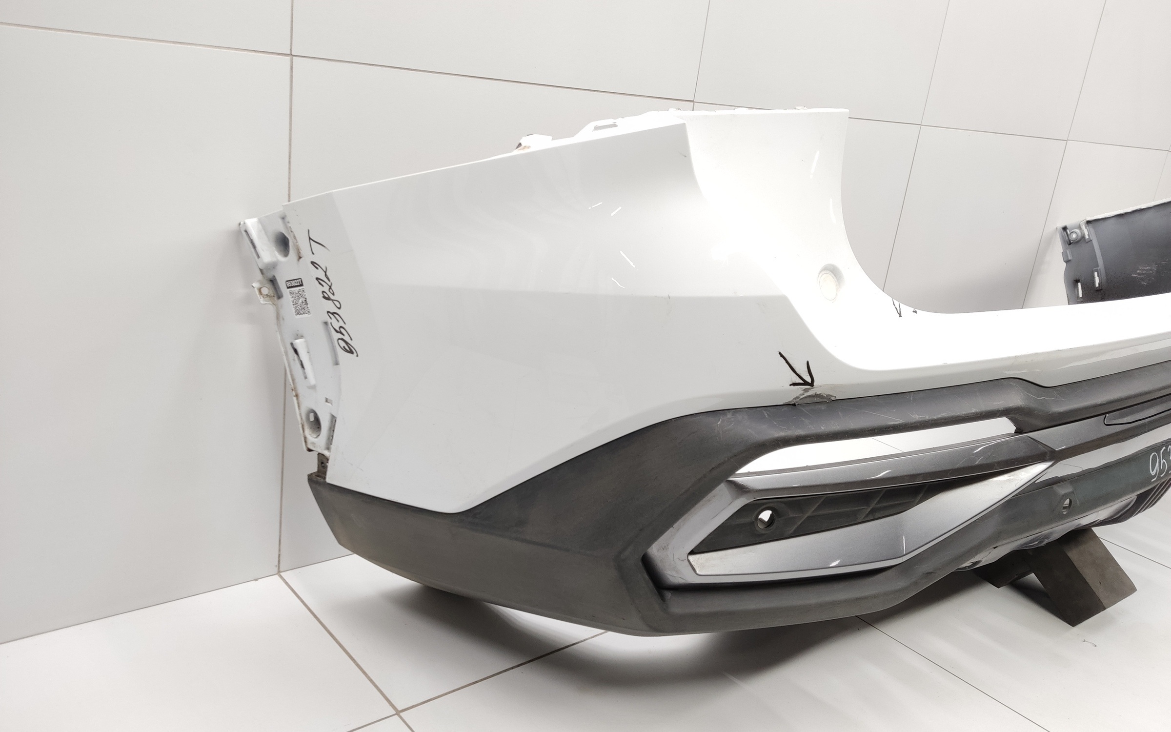 Бампер задний Geely Atlas 2