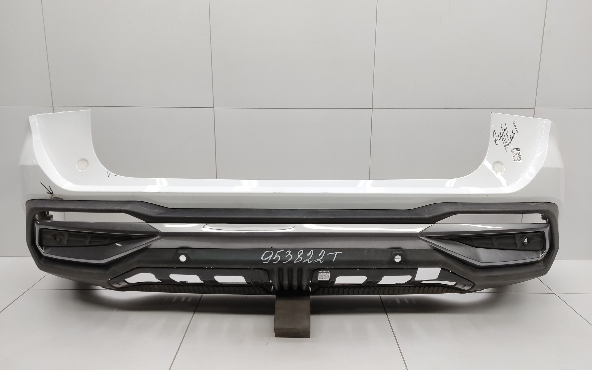 Бампер задний Geely Atlas 2