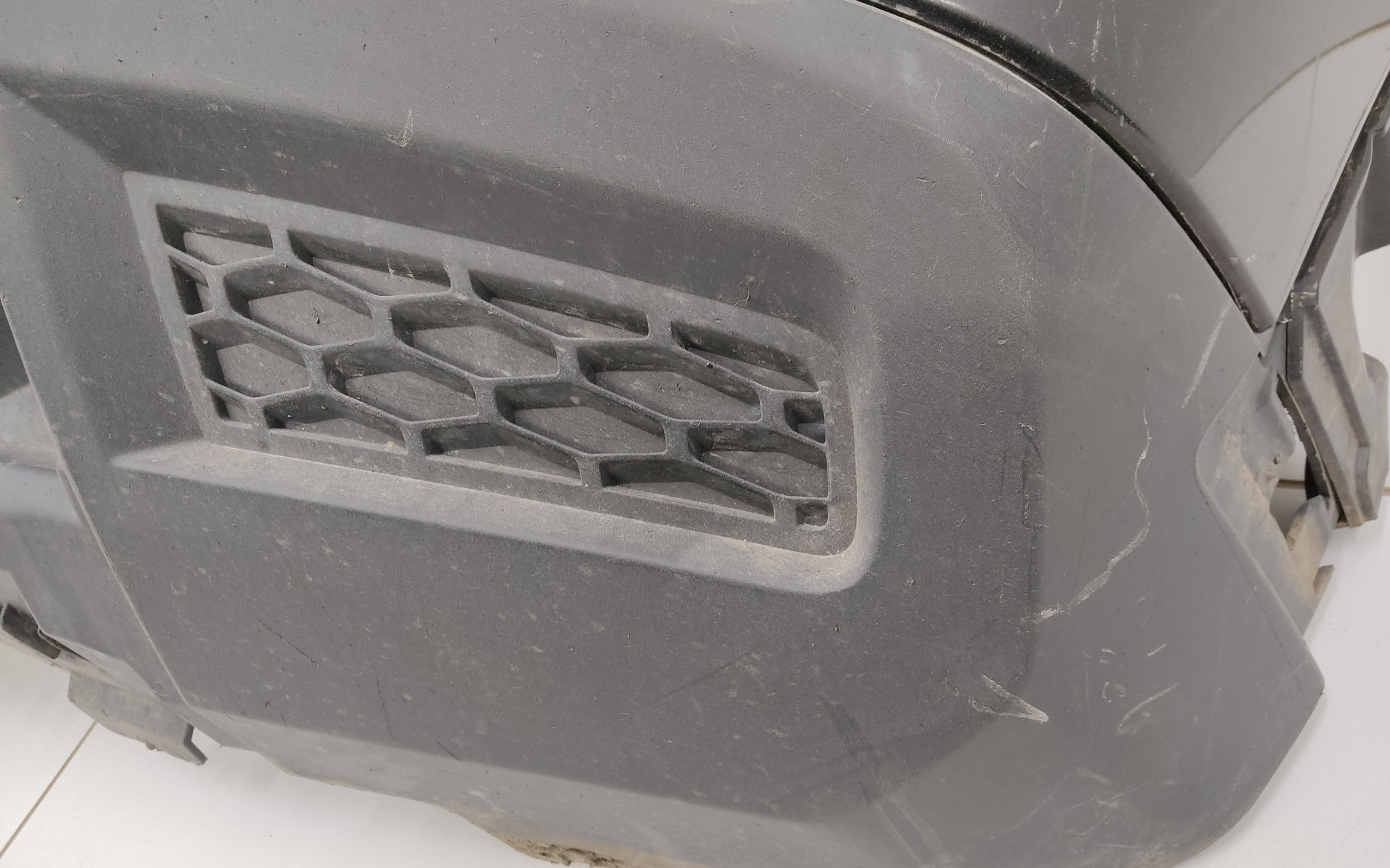 Бампер передний Land Rover Discovery 4