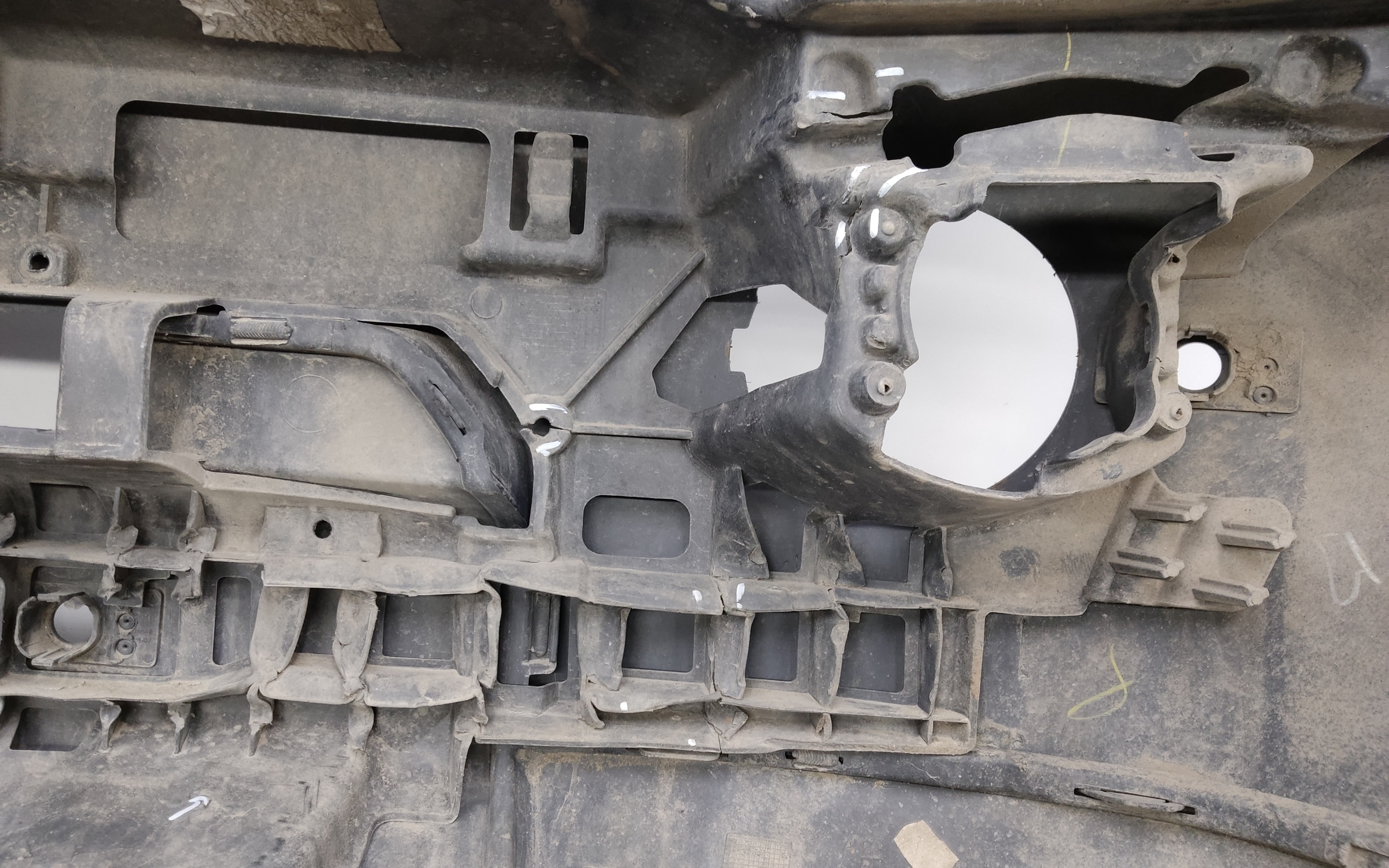 Бампер передний Land Rover Discovery 4