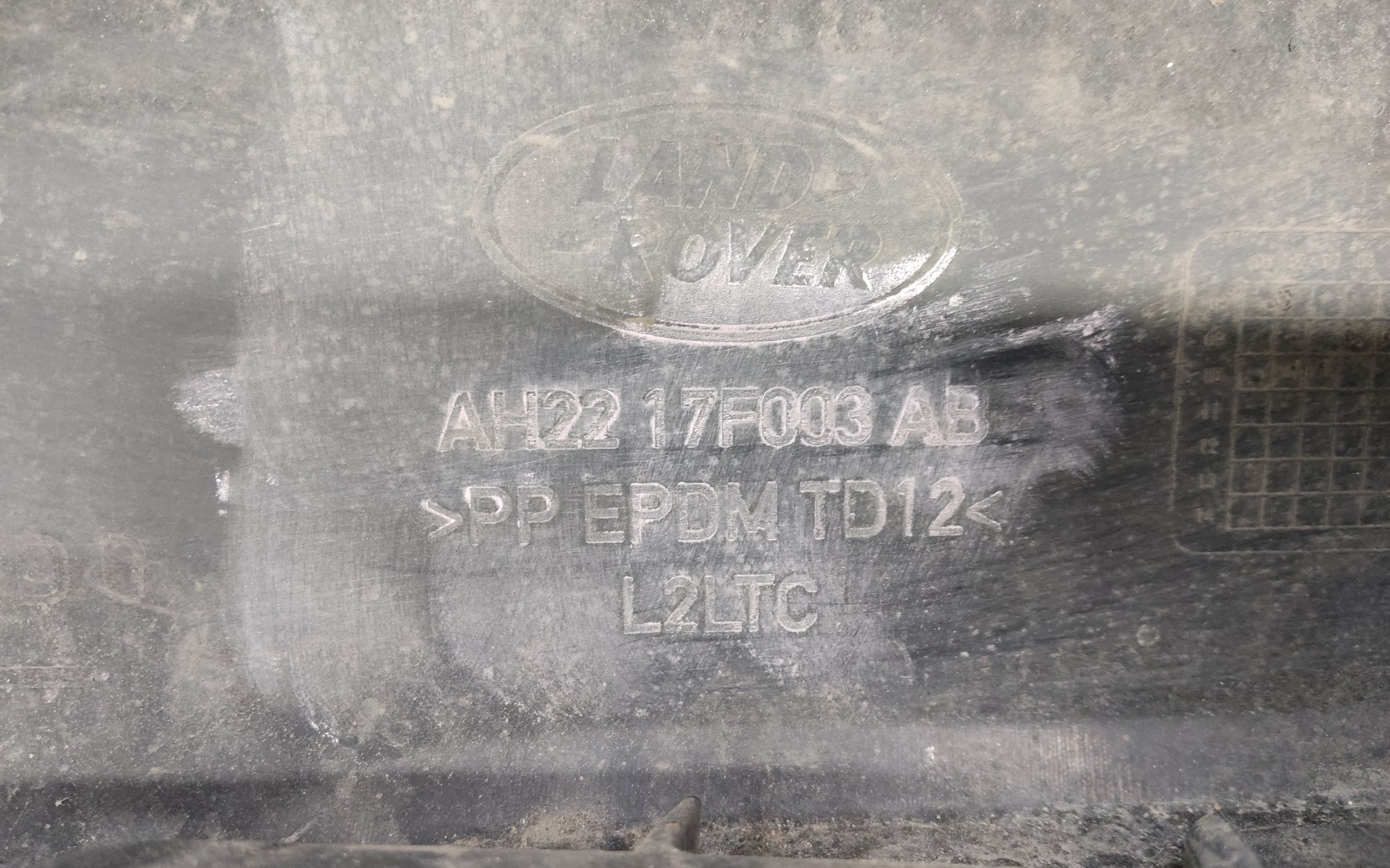 Бампер передний Land Rover Discovery 4