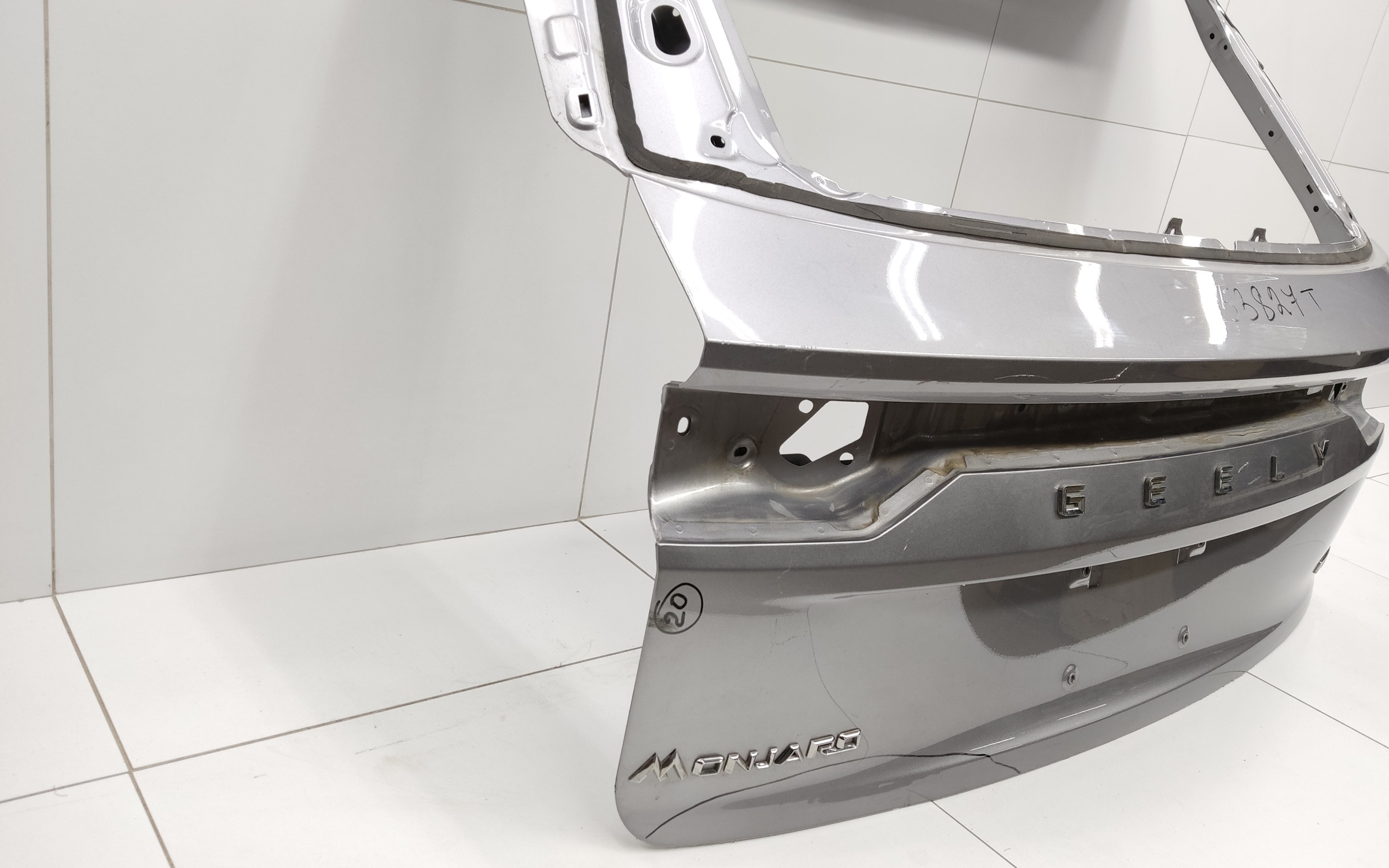 Крышка багажника Geely Monjaro