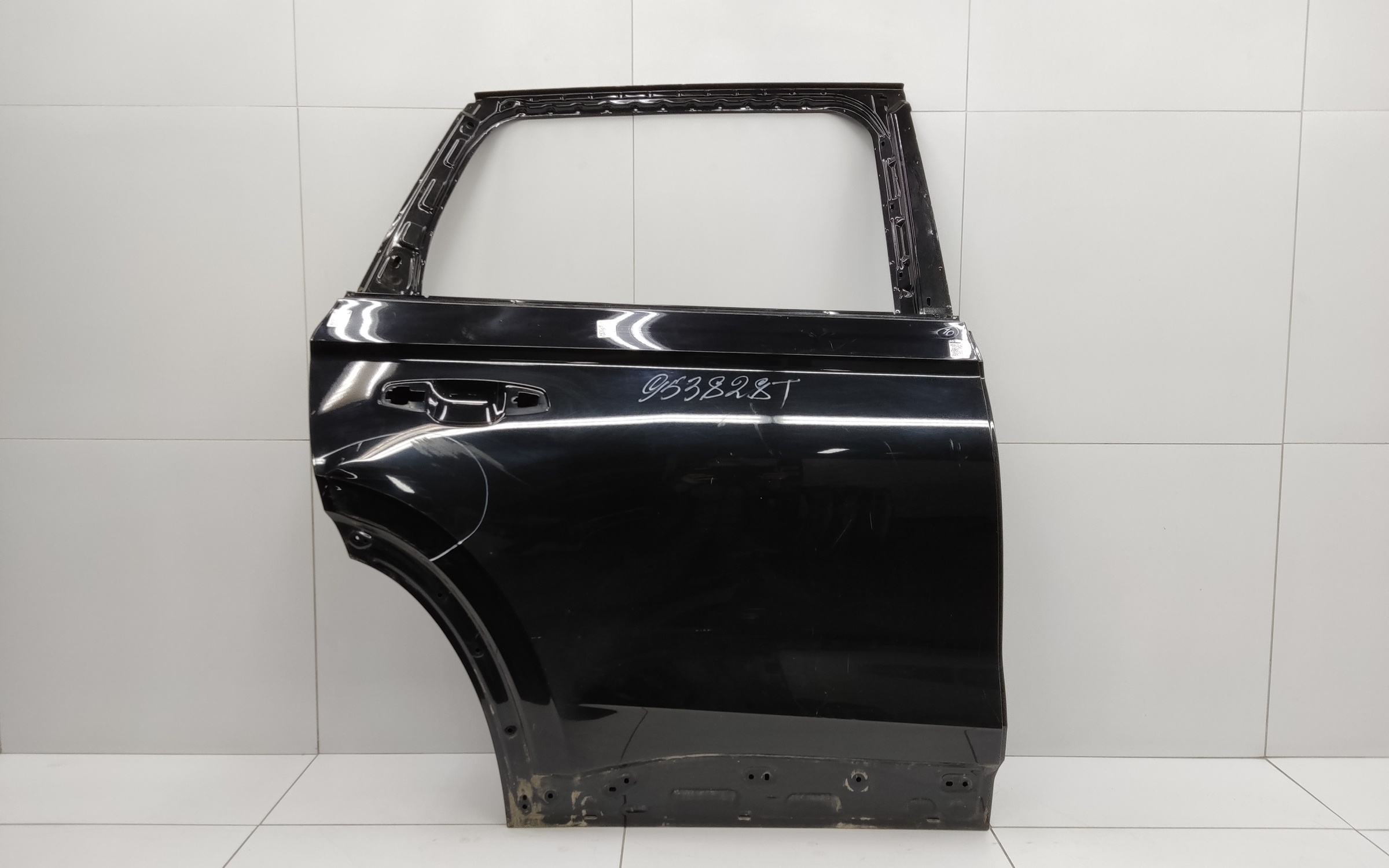 Дверь задняя правая Geely Monjaro