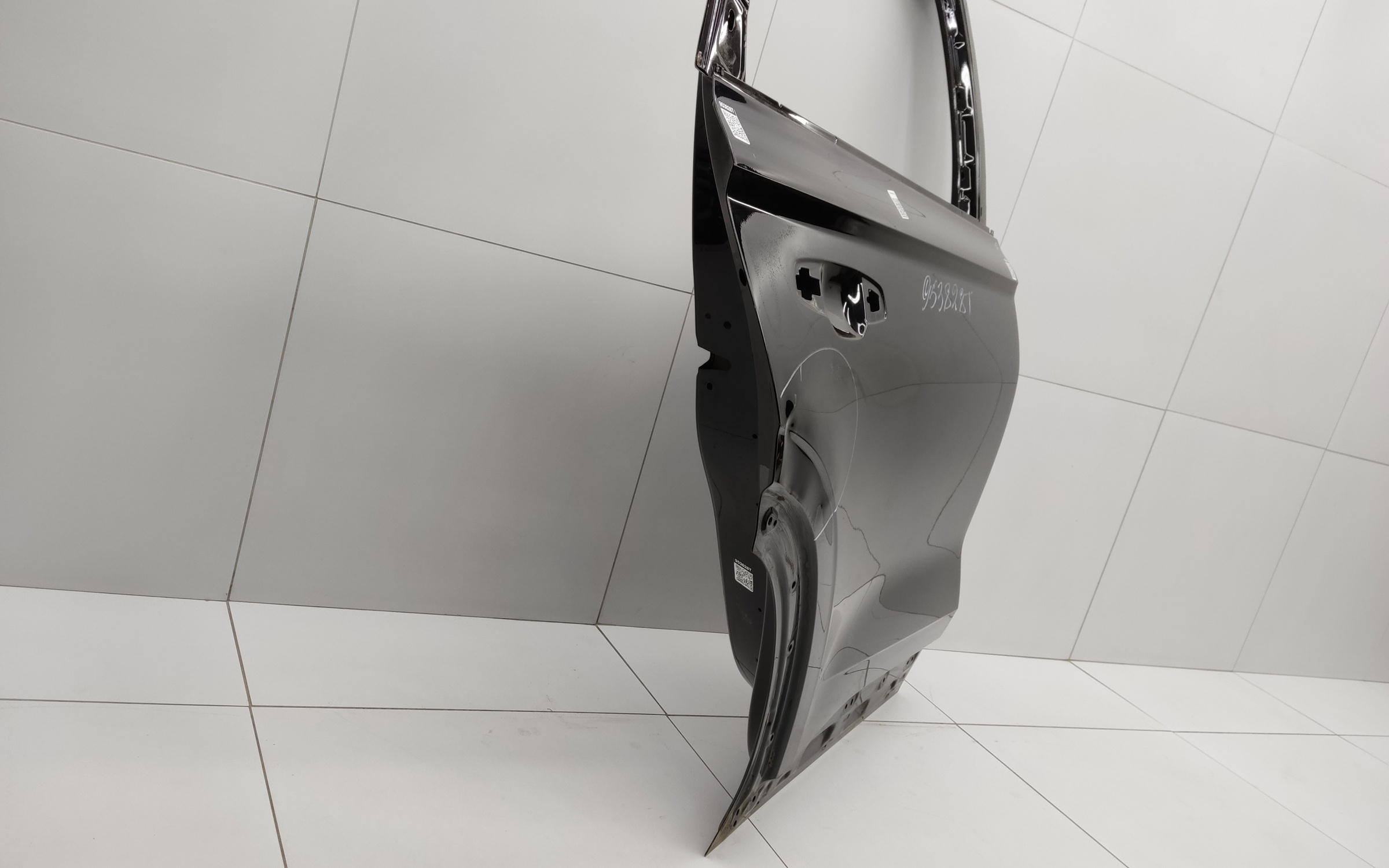 Дверь задняя правая Geely Monjaro