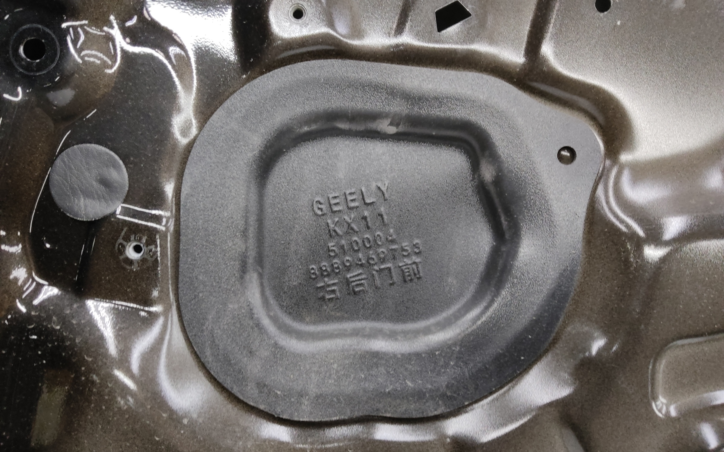 Дверь задняя правая Geely Monjaro