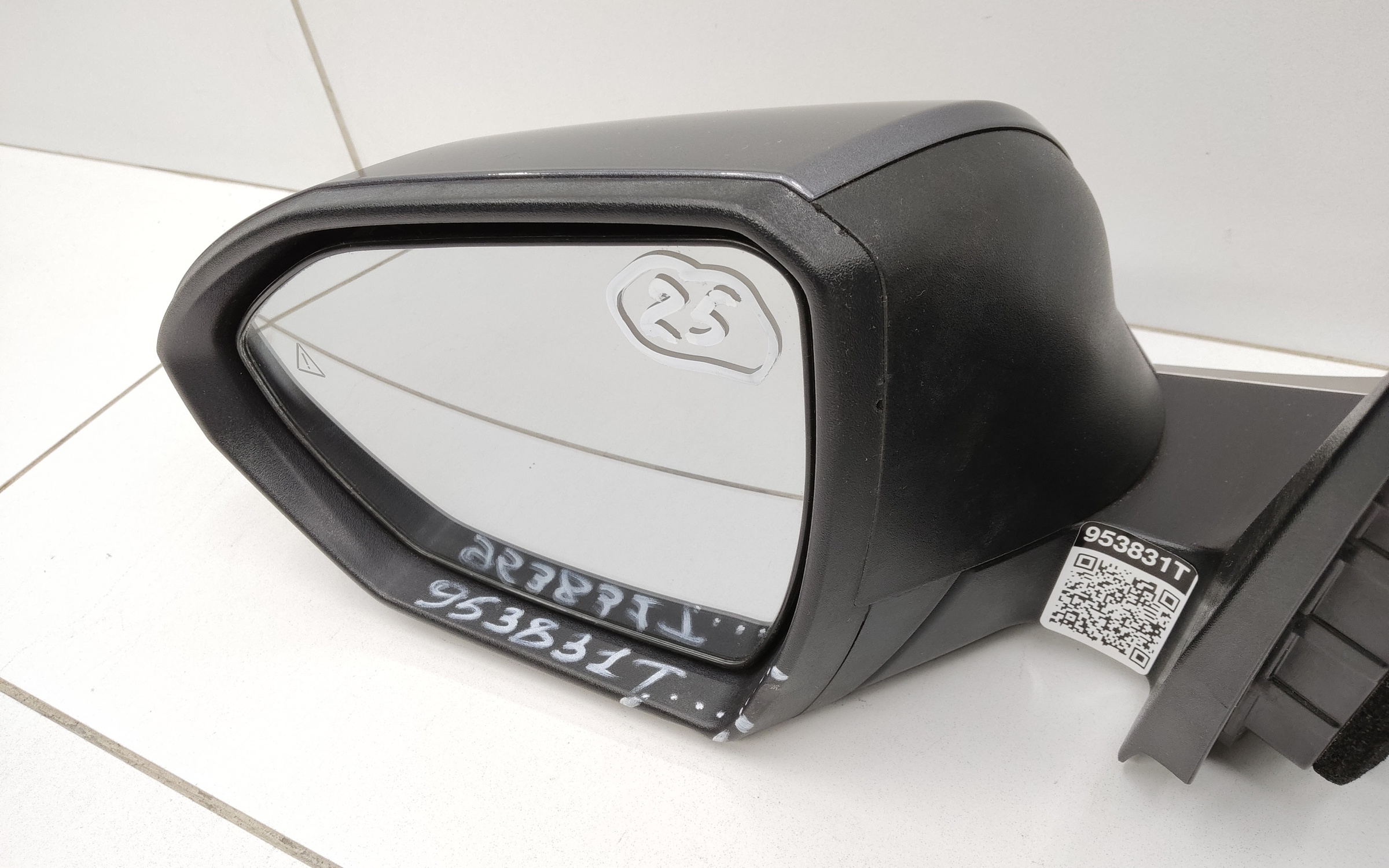 Зеркало левое Hyundai Tucson 4 10 контактов