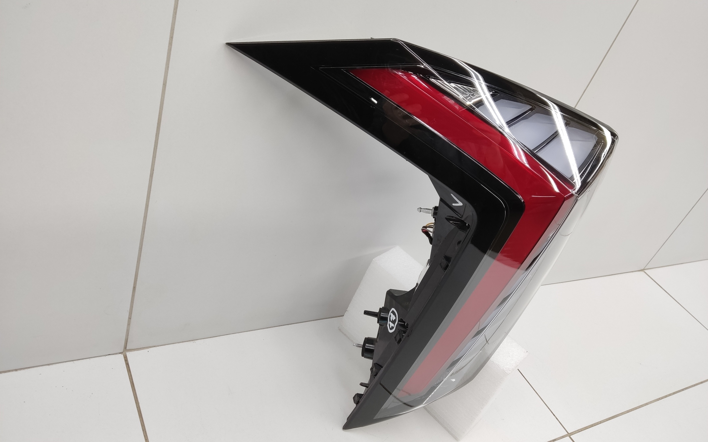 Фонарь задний левый наружный Geely Atlas 2 LED