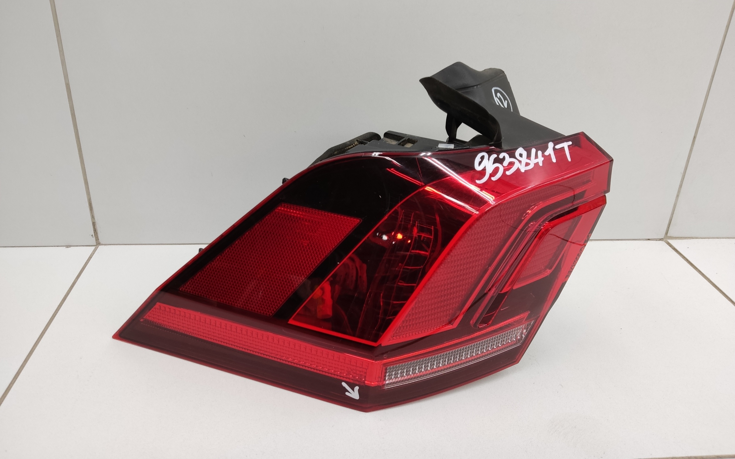 Фонарь задний левый наружный Volkswagen Tiguan 2 LED