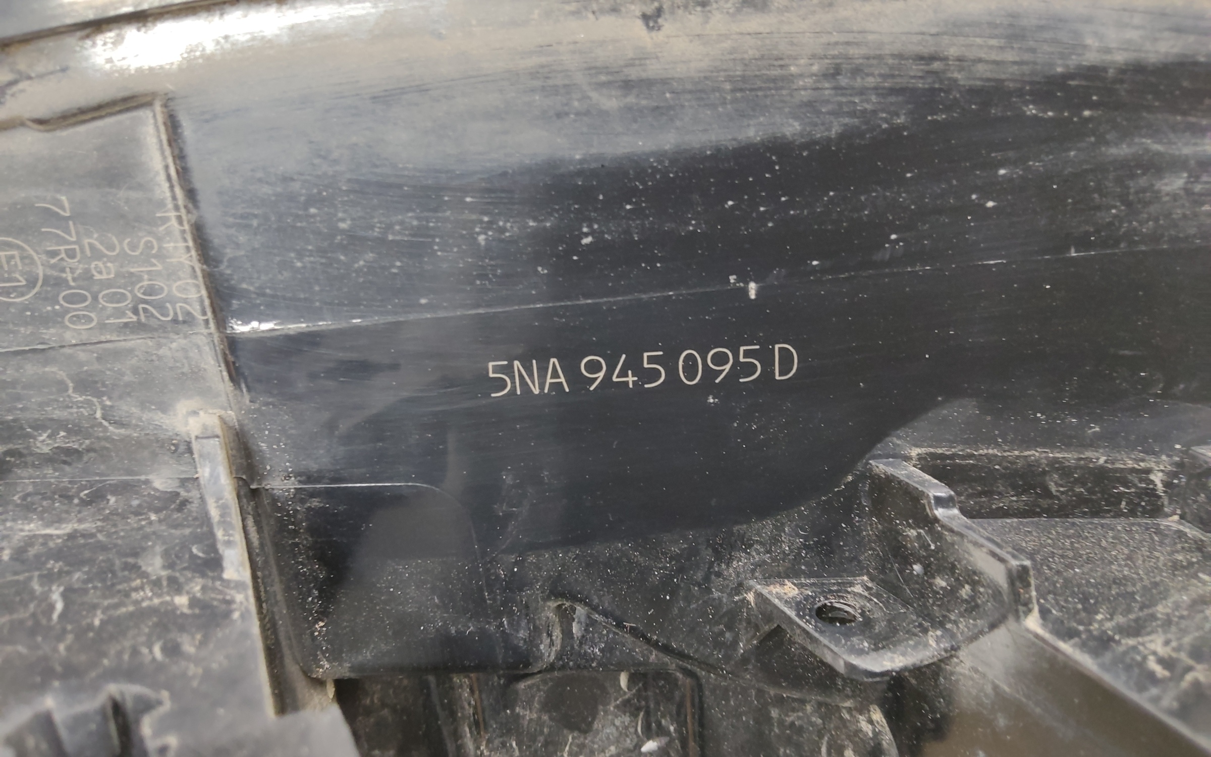 Фонарь задний левый наружный Volkswagen Tiguan 2 LED