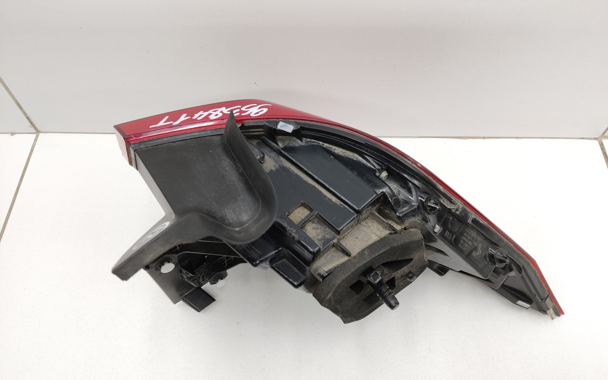 Фонарь задний левый наружный Volkswagen Tiguan 2 LED