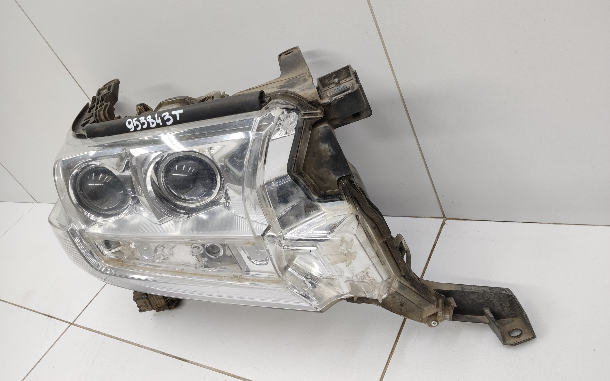 Фара передняя правая Toyota Land Cruiser 200 Restail 2 LED светлая