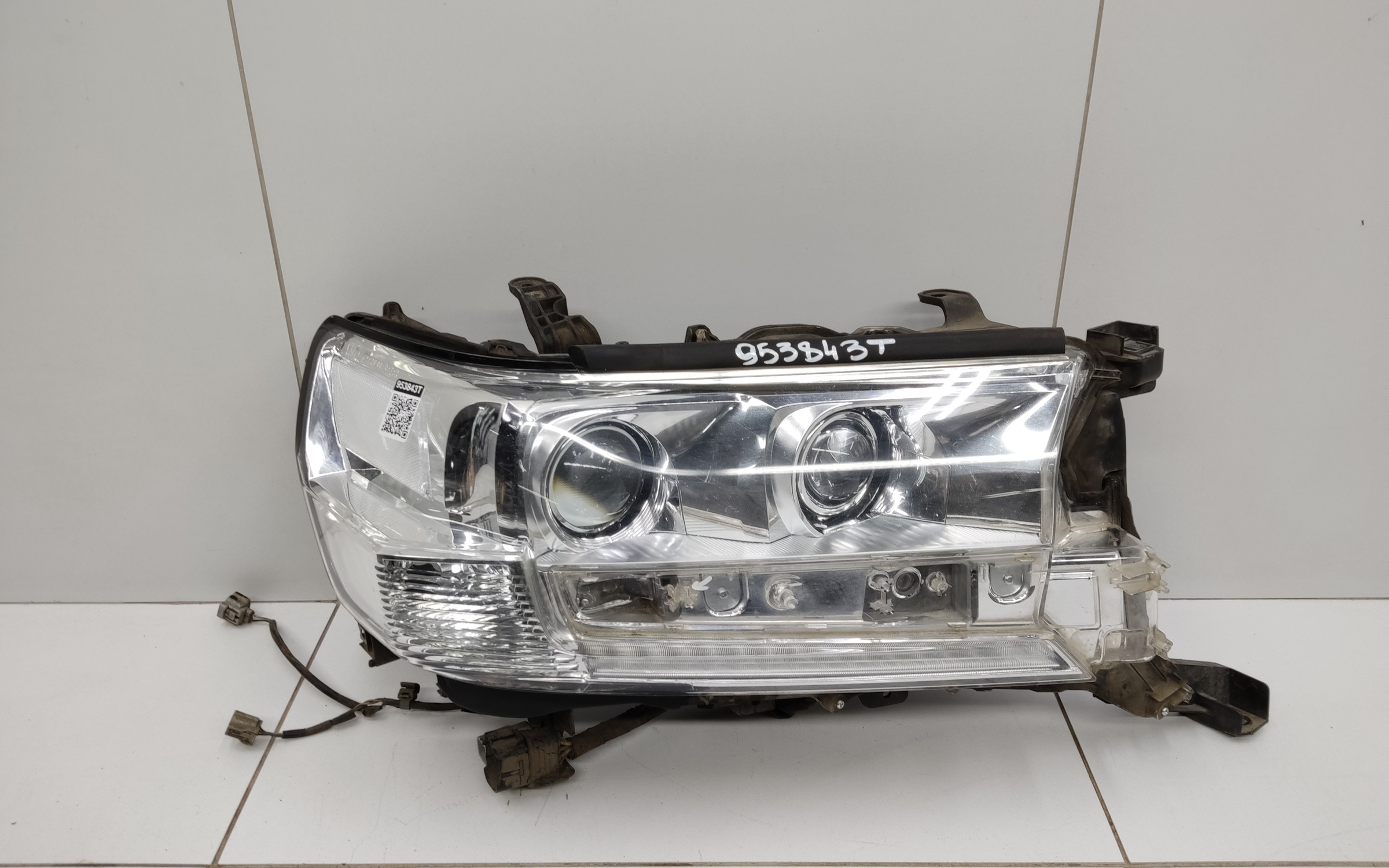 Фара передняя правая Toyota Land Cruiser 200 Restail 2 LED светлая