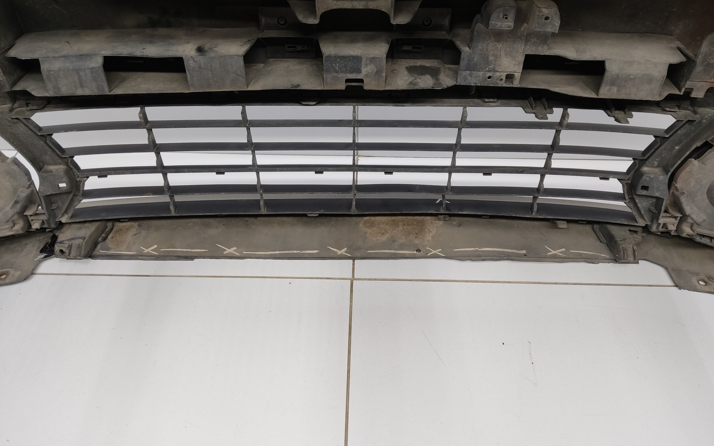 Бампер передний Renault Logan 2