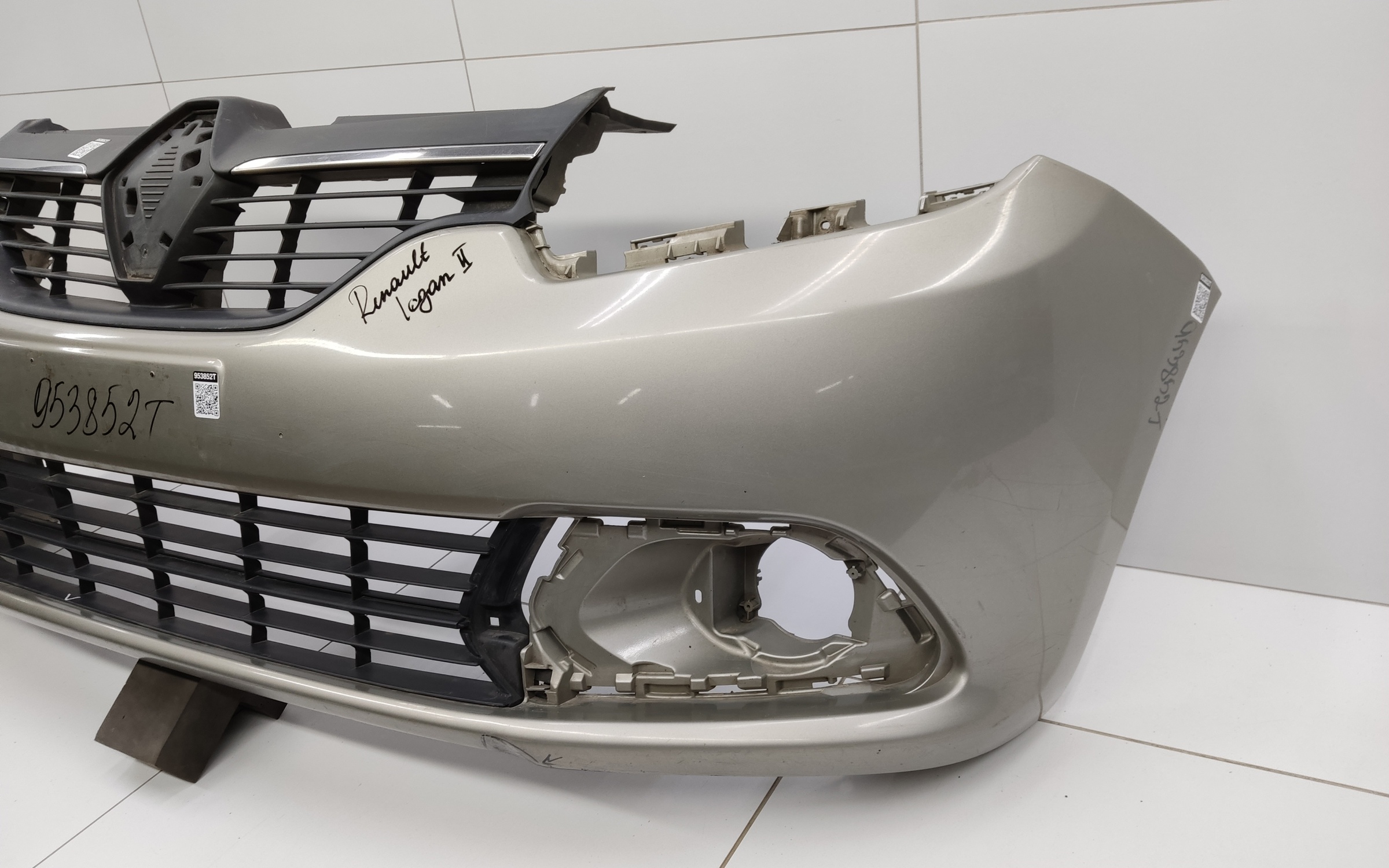 Бампер передний Renault Logan 2