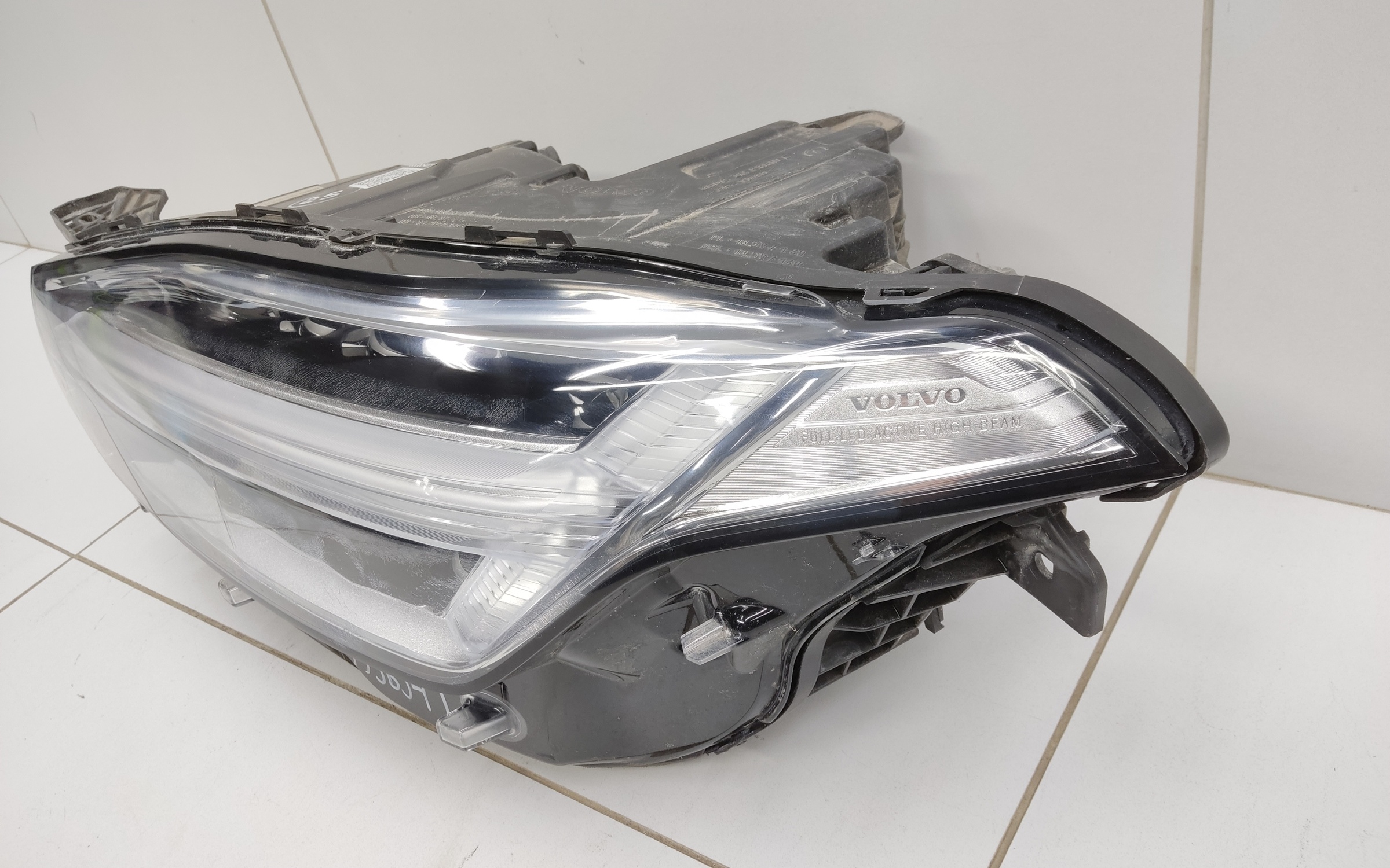 Фара передняя левая Volvo XC90 2 LED ДХО