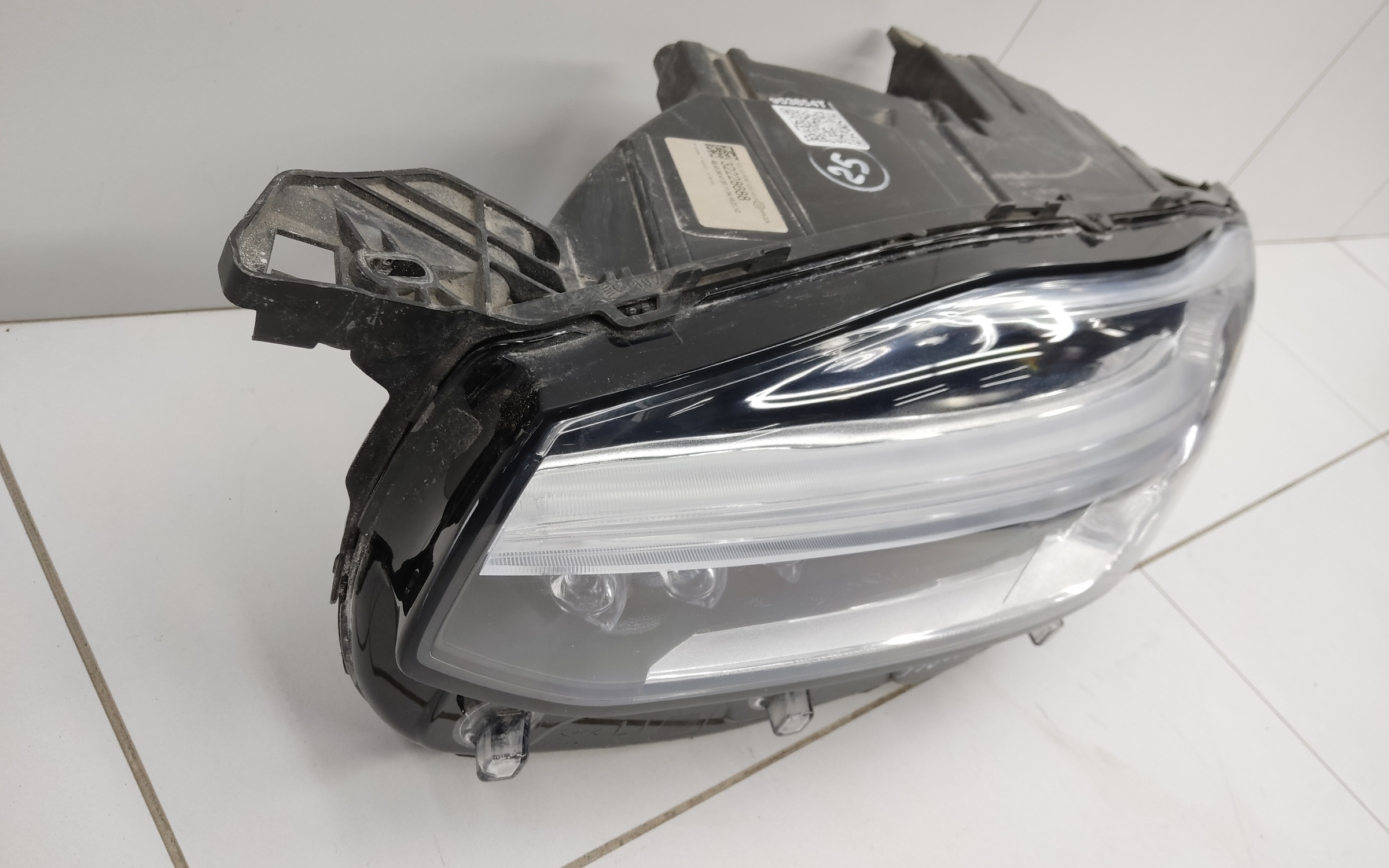 Фара передняя левая Volvo XC90 2 LED ДХО