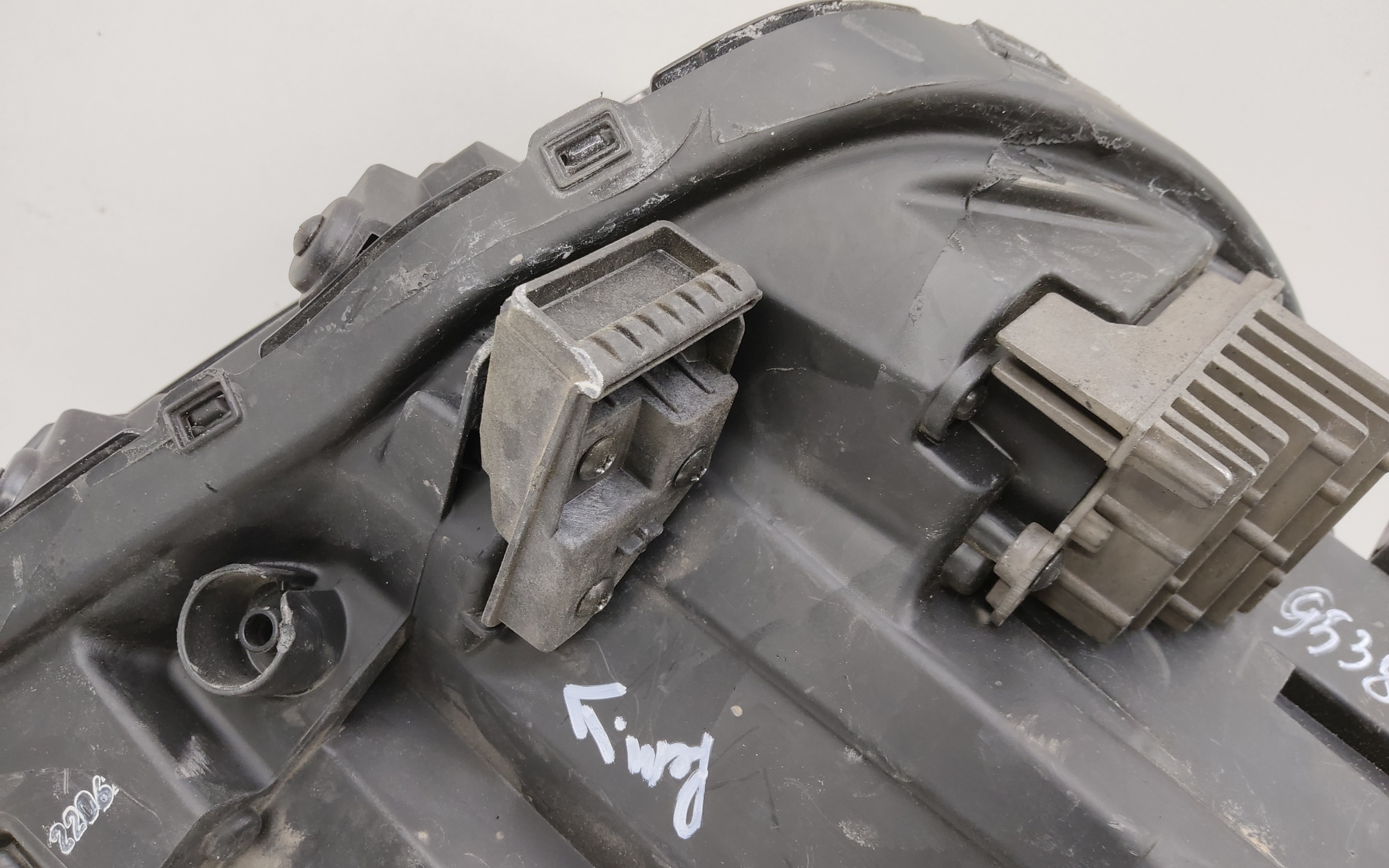 Фара передняя левая Kia Sportage 5