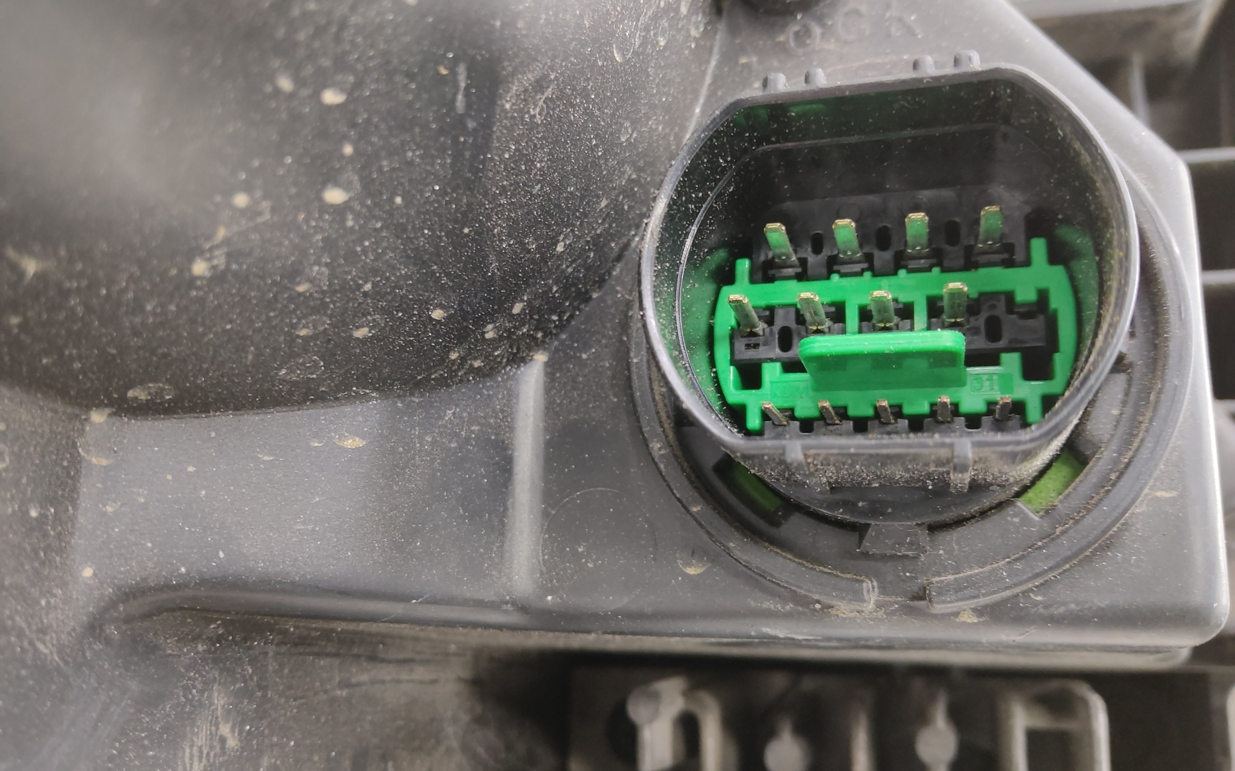 Фара передняя левая Kia Sportage 5