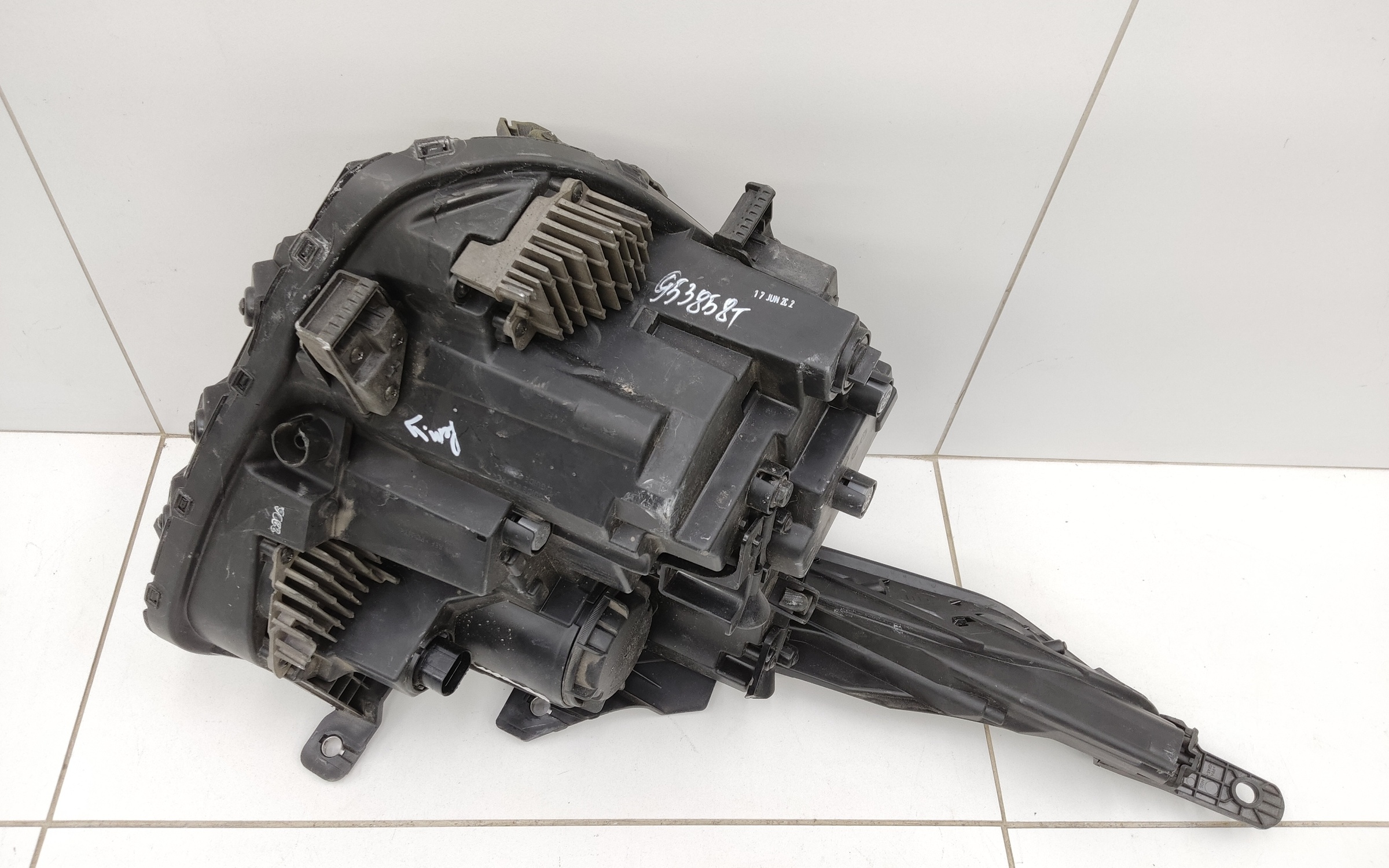 Фара передняя левая Kia Sportage 5