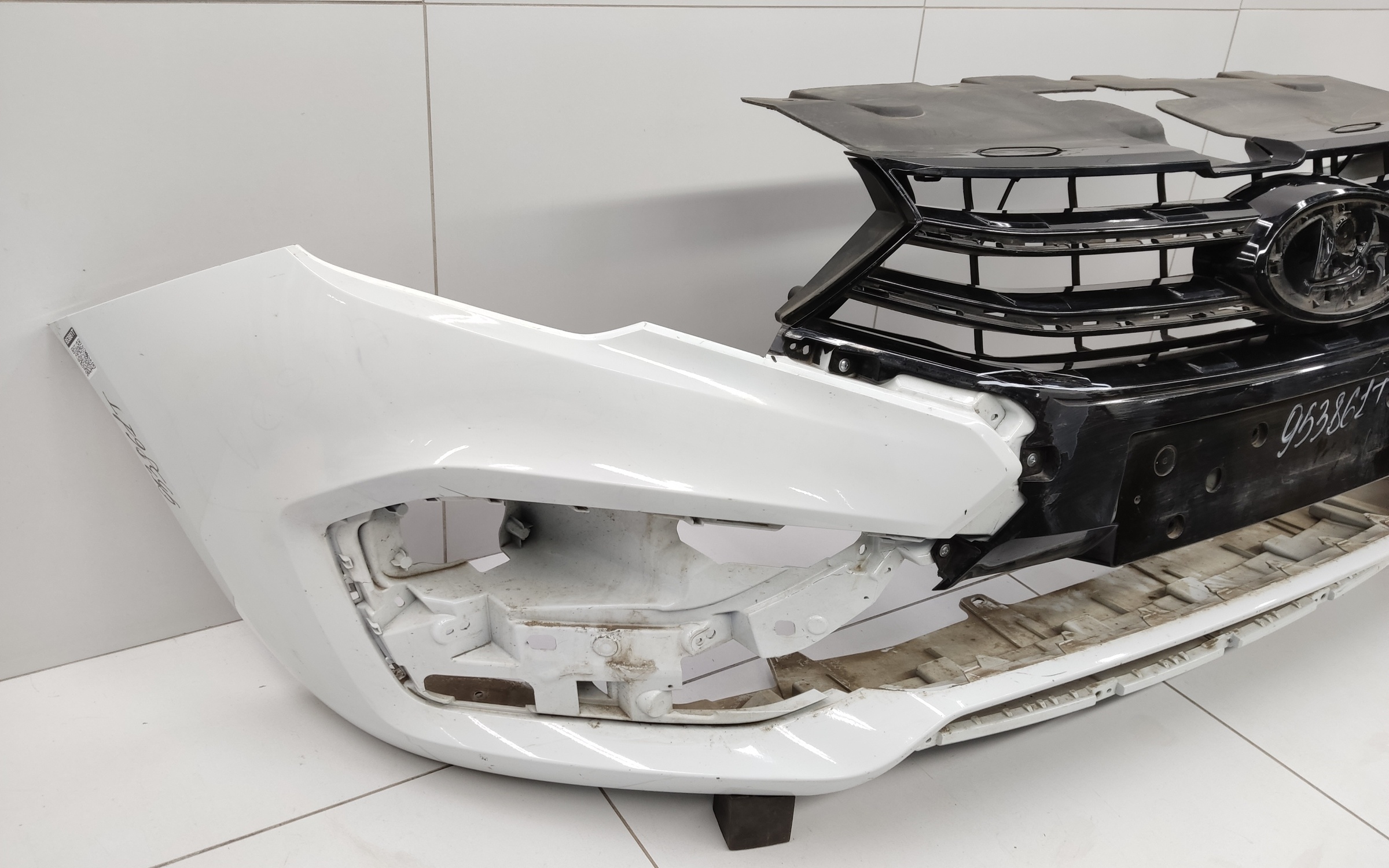 Бампер передний Lada Vesta 1 Restail