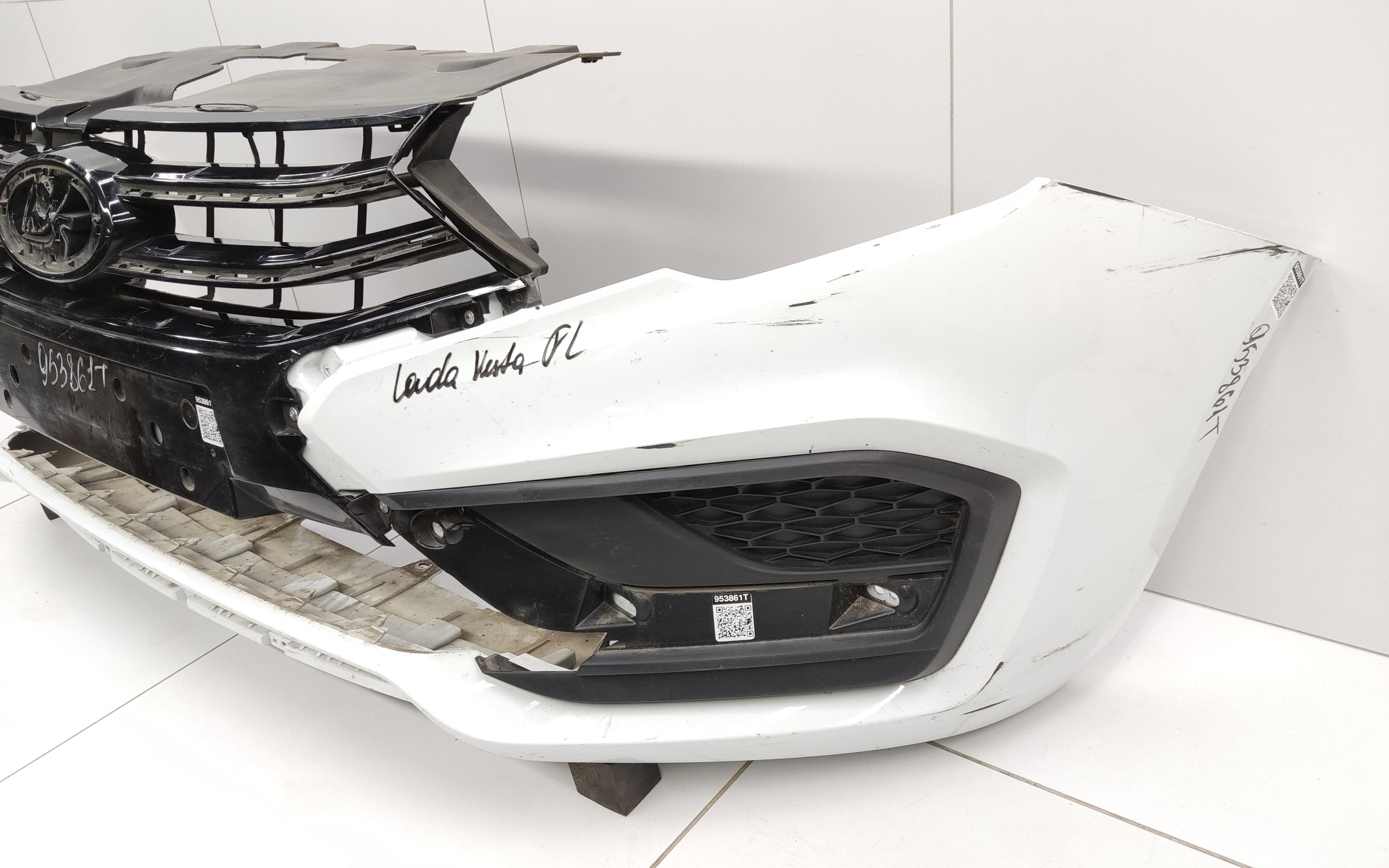 Бампер передний Lada Vesta 1 Restail