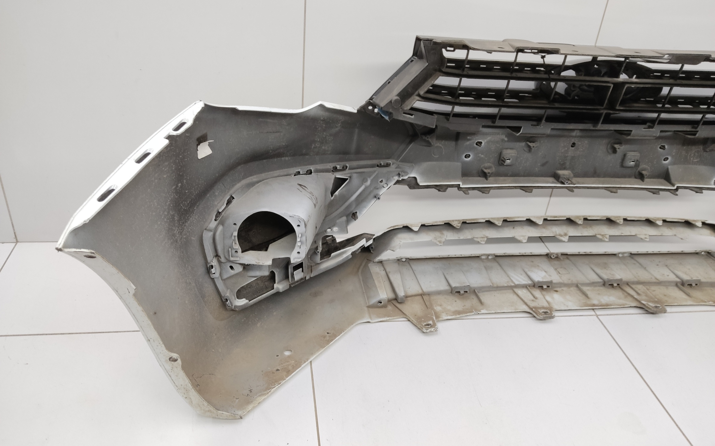 Бампер передний Lada Vesta 1 Restail