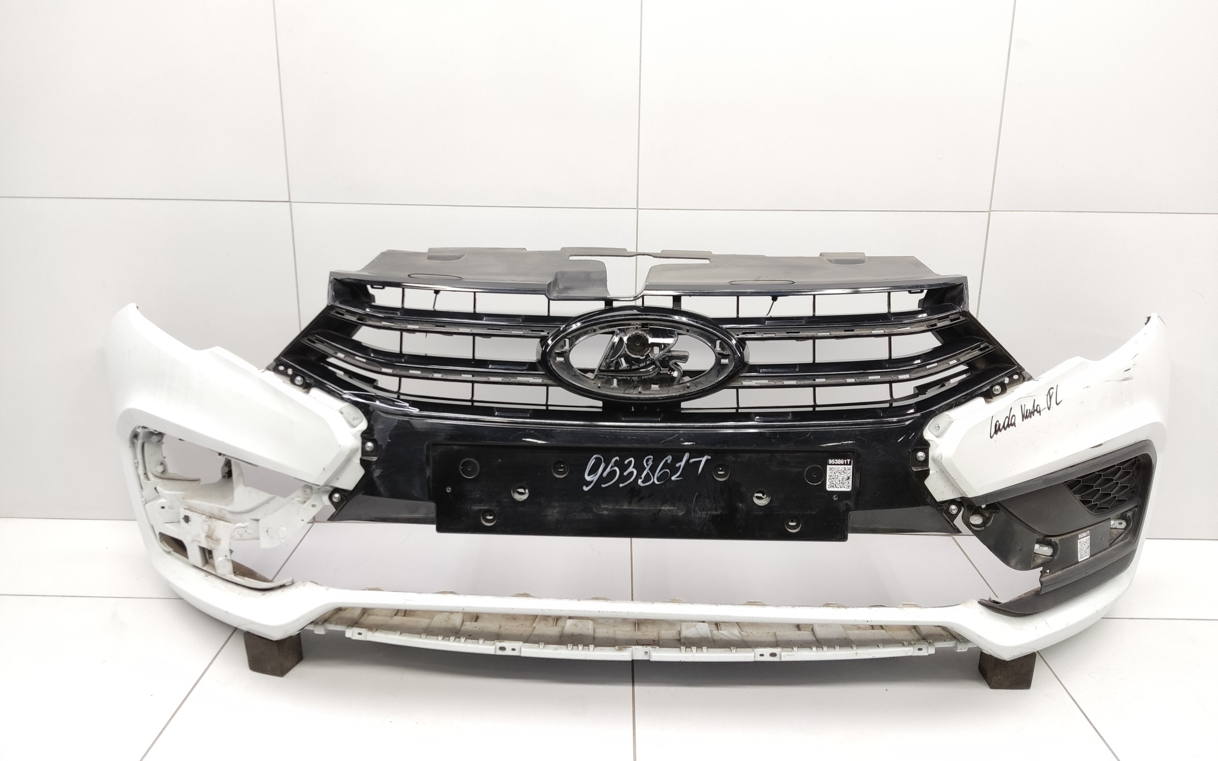 Бампер передний Lada Vesta 1 Restail