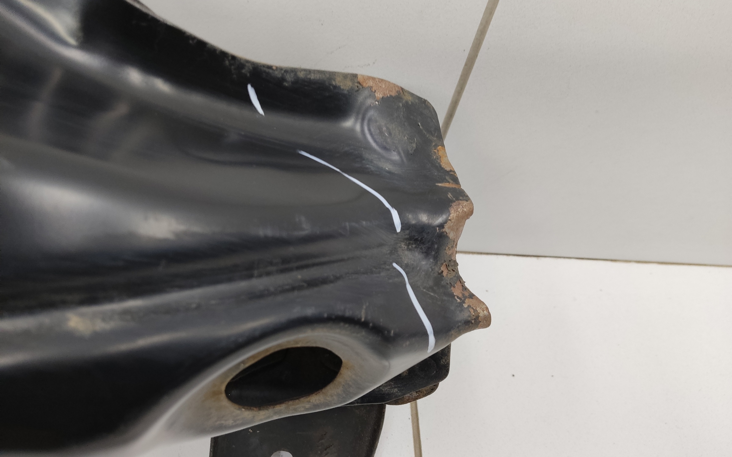 Усилитель переднего бампера Mitsubishi L200 4