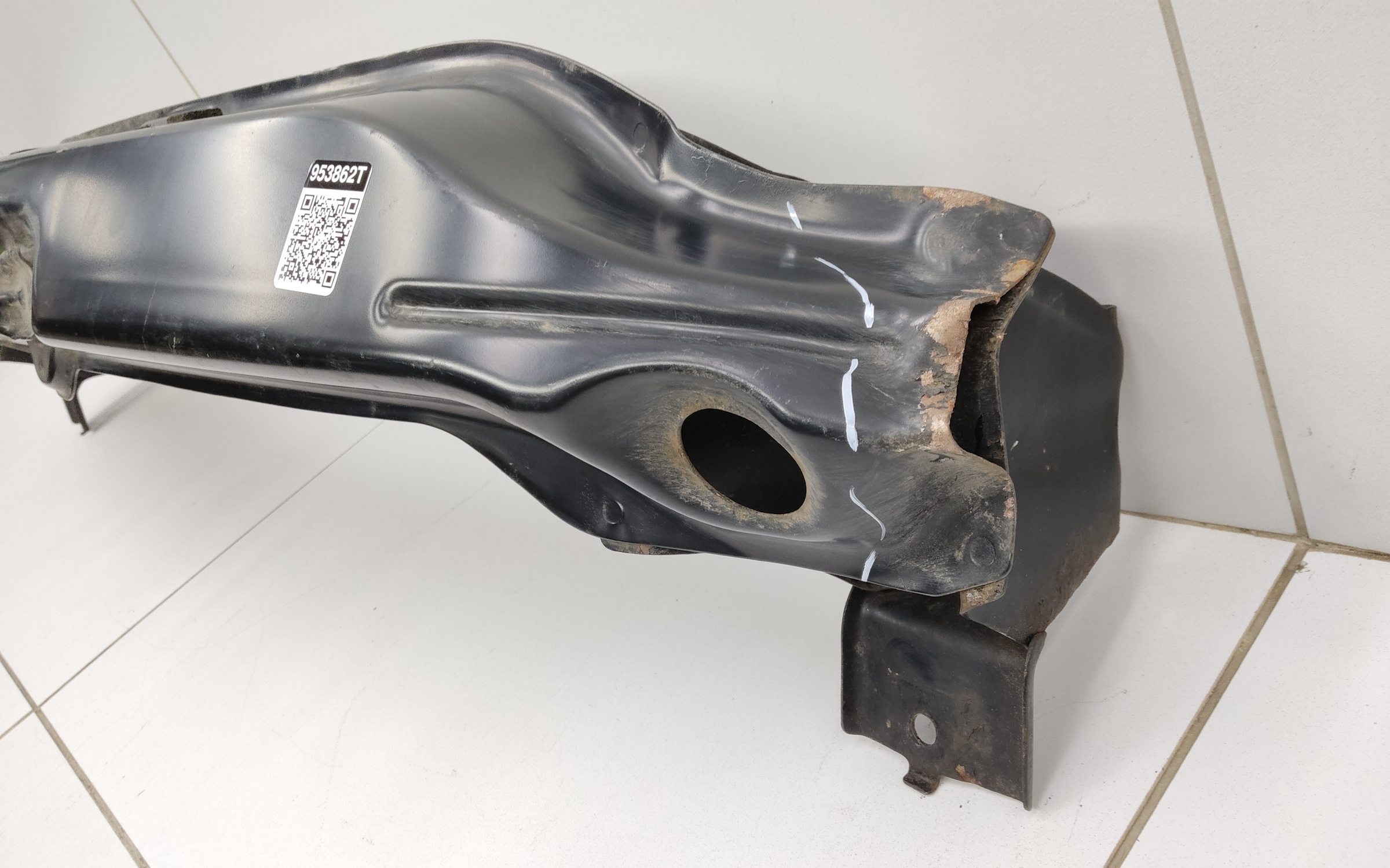 Усилитель переднего бампера Mitsubishi L200 4