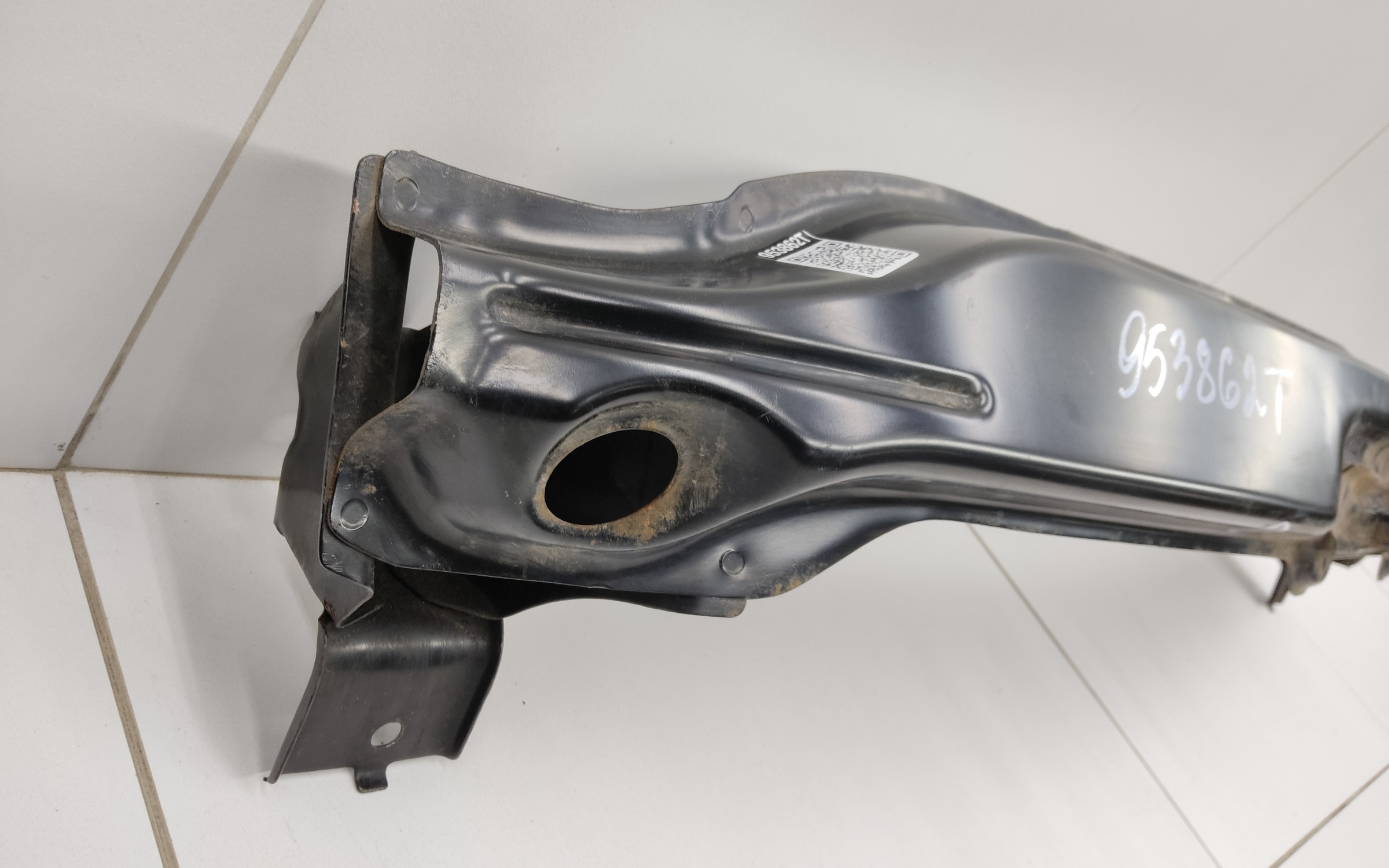 Усилитель переднего бампера Mitsubishi L200 4