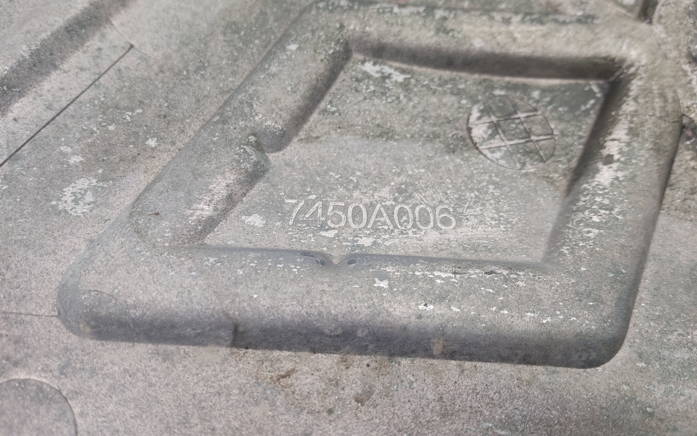 Решетка радиатора Mitsubishi Pajero Sport 2